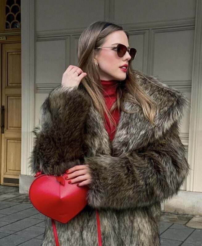 Alaïa Le Coeur Leather Shoulder Bag