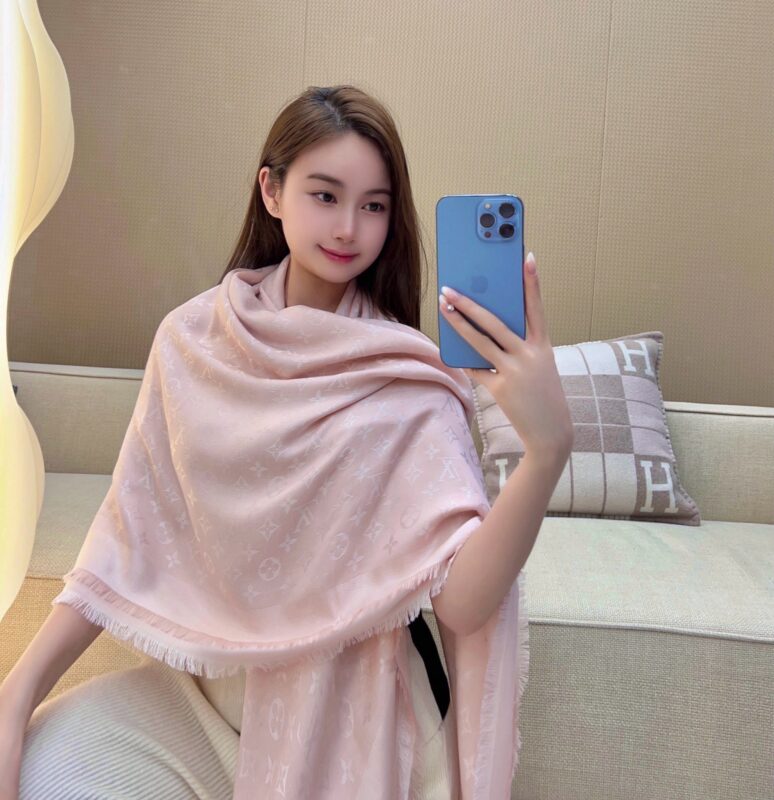 LV Letter Shawl 140x140cm