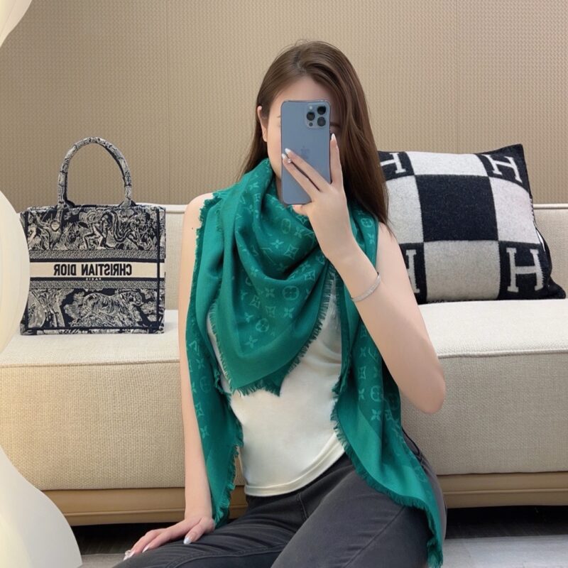 LV Letter Shawl 140x140cm