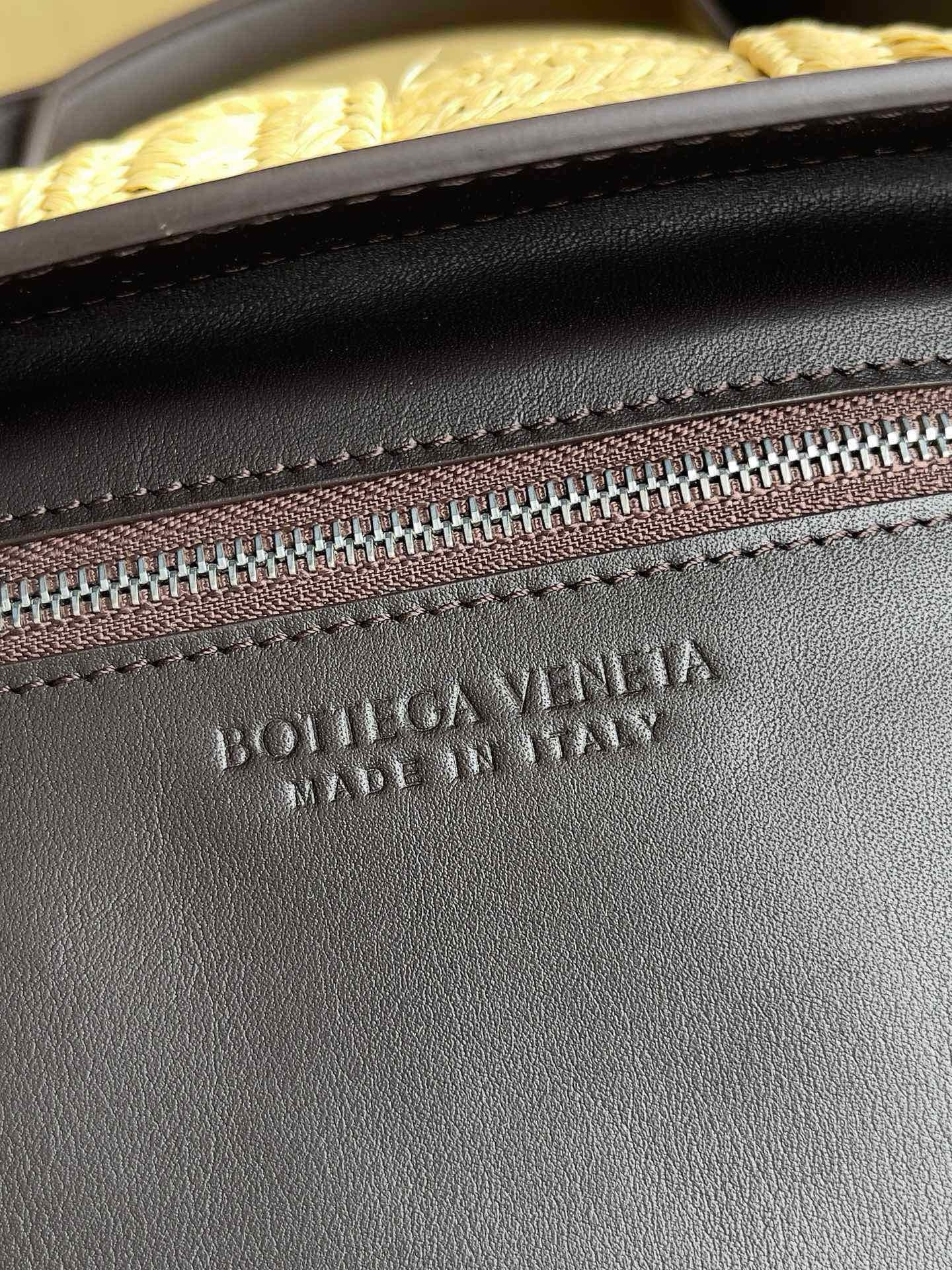Bottega Veneta Bag - Image 3