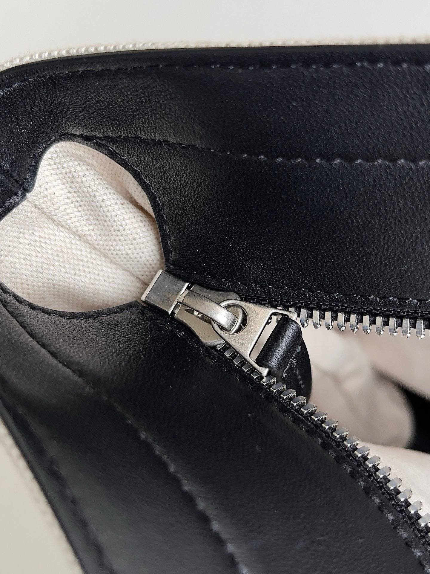 Bottega Veneta Bag - Image 4