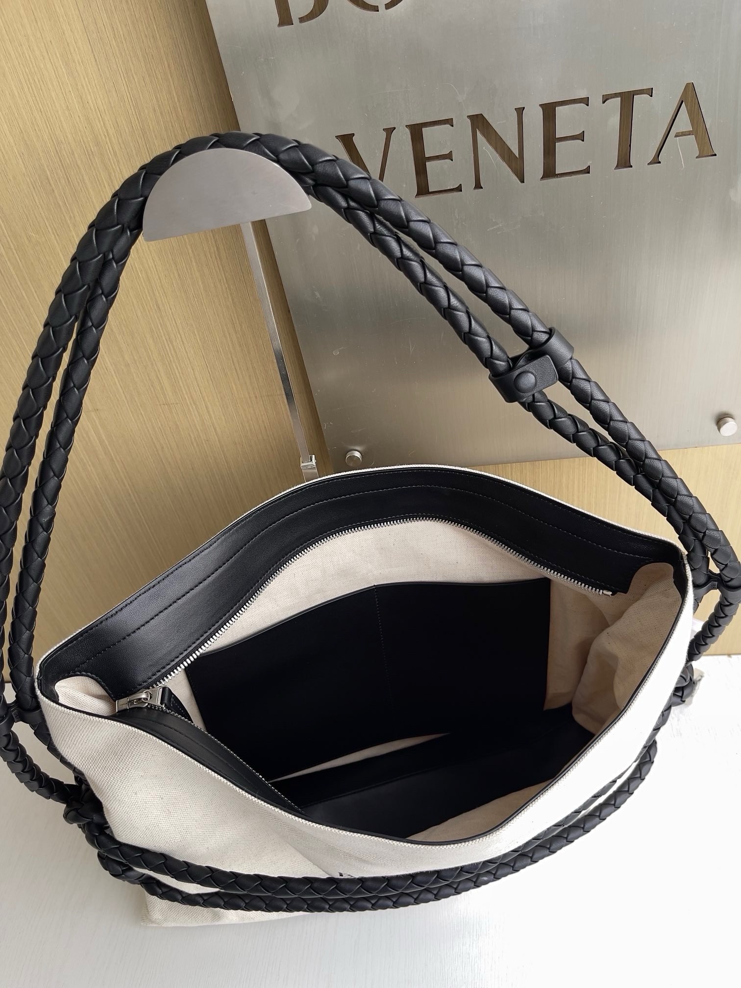 Bottega Veneta Bag - Image 2