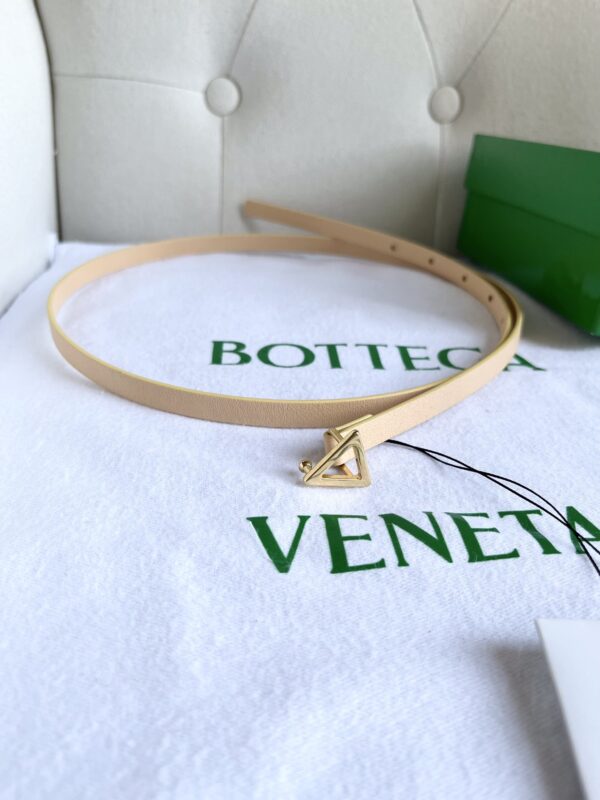 BV Women’s Narrow Belt Beige