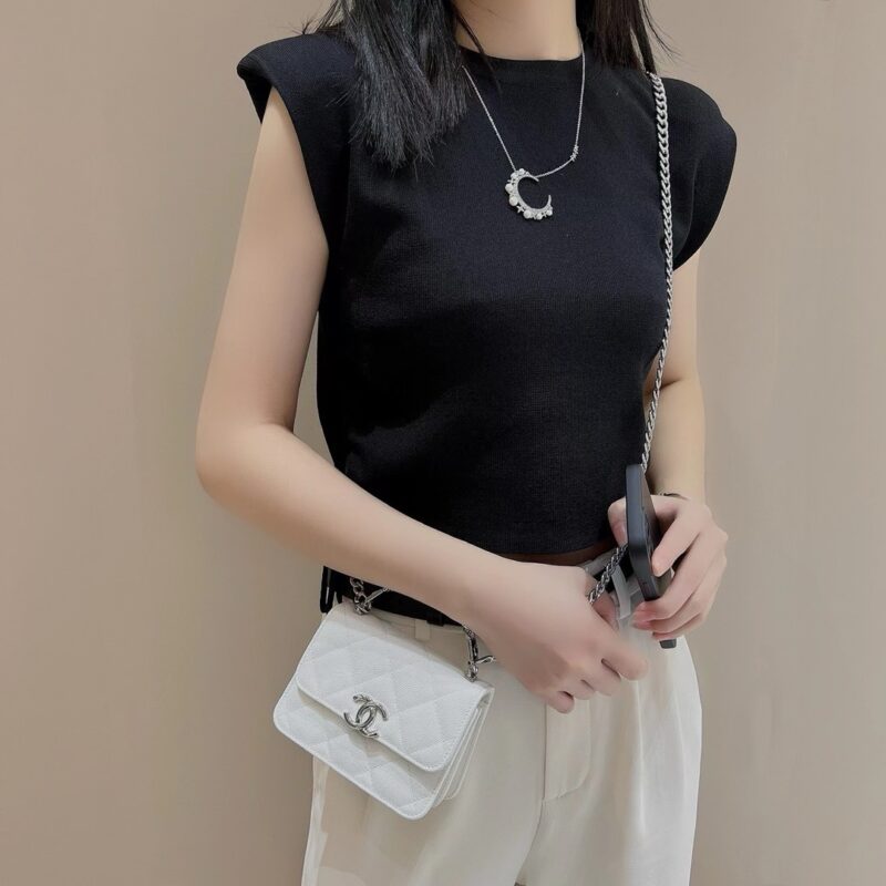 Chanel Enamel Handle White Clutch