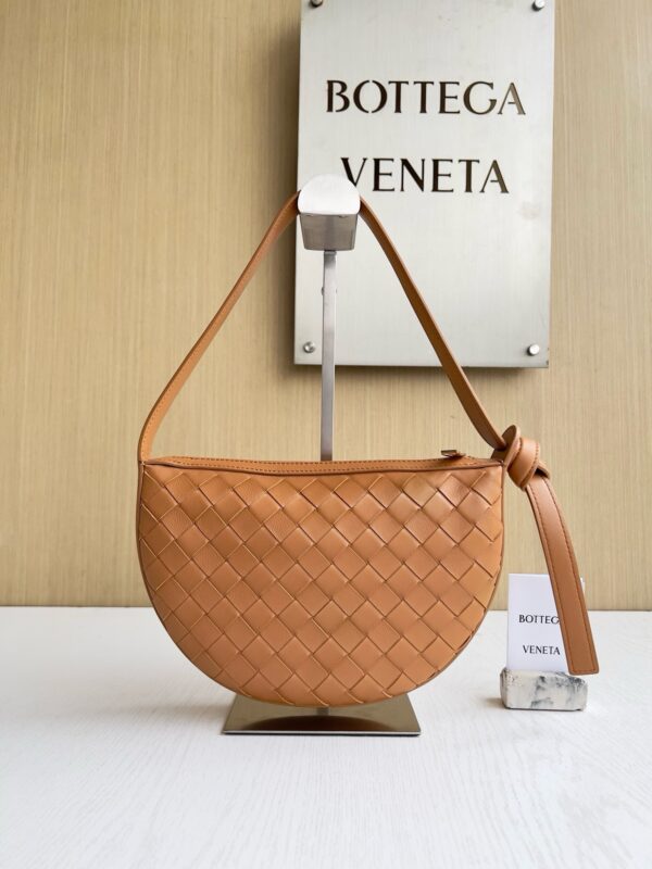 Bottega Veneta Mini Knot
