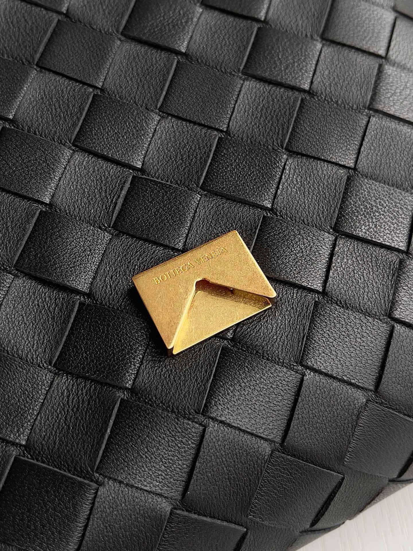 Bottega Veneta Clutch - Image 7