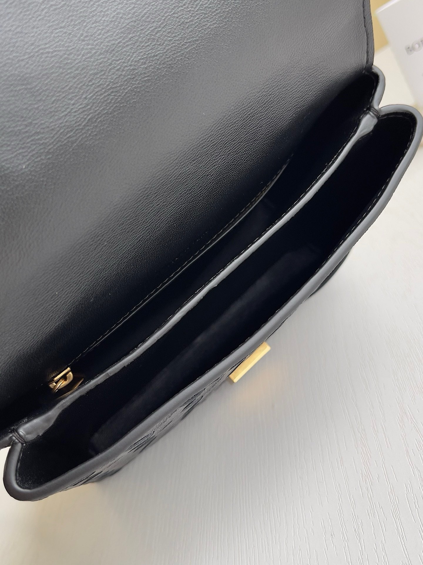 Bottega Veneta Clutch - Image 9