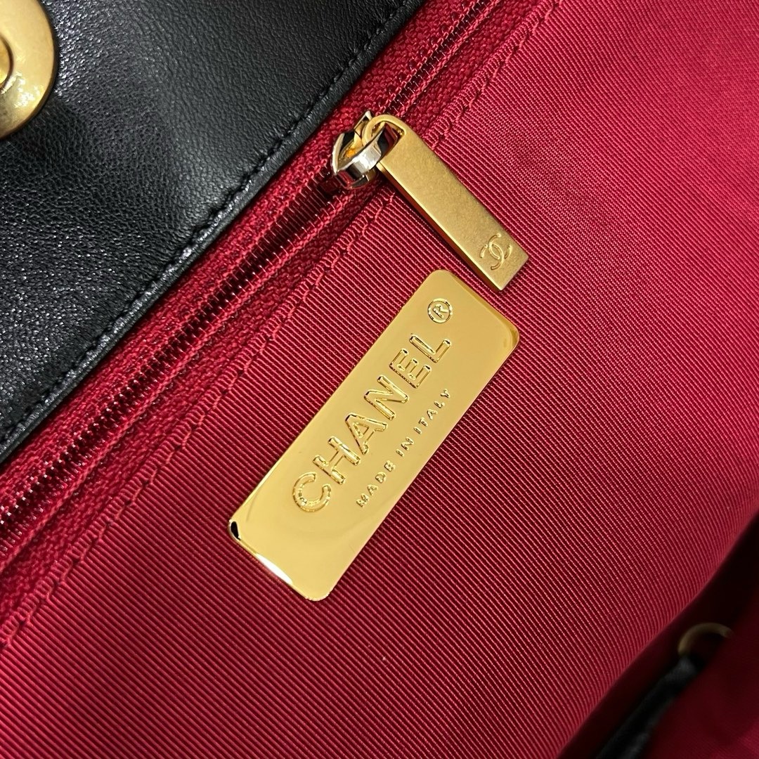 Chanel 19 Shopping Tote Black - Image 7