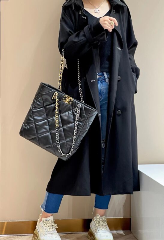 Chanel 19 Shopping Tote Black