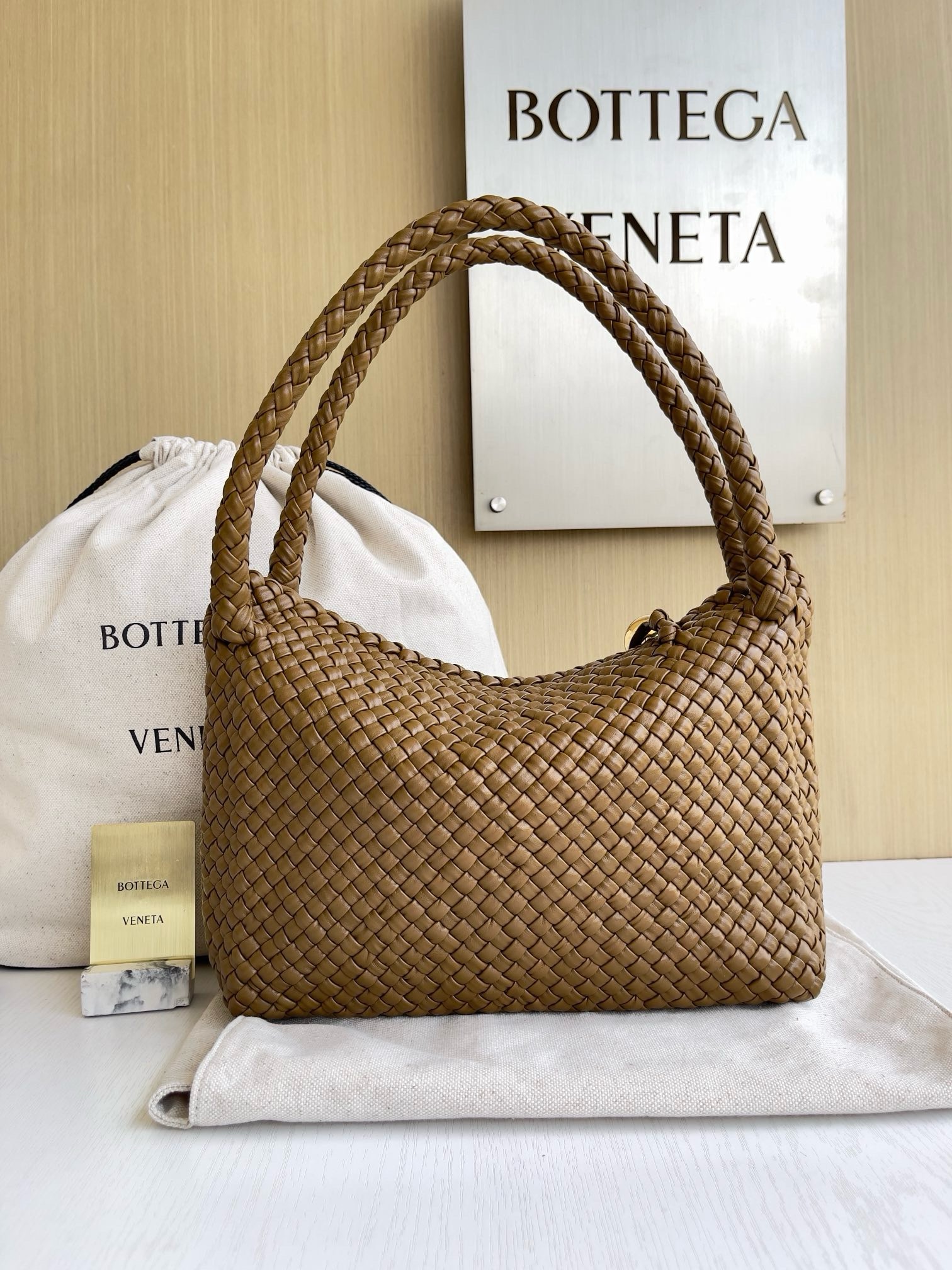 BV Tosca Shoulder Bag - Image 2