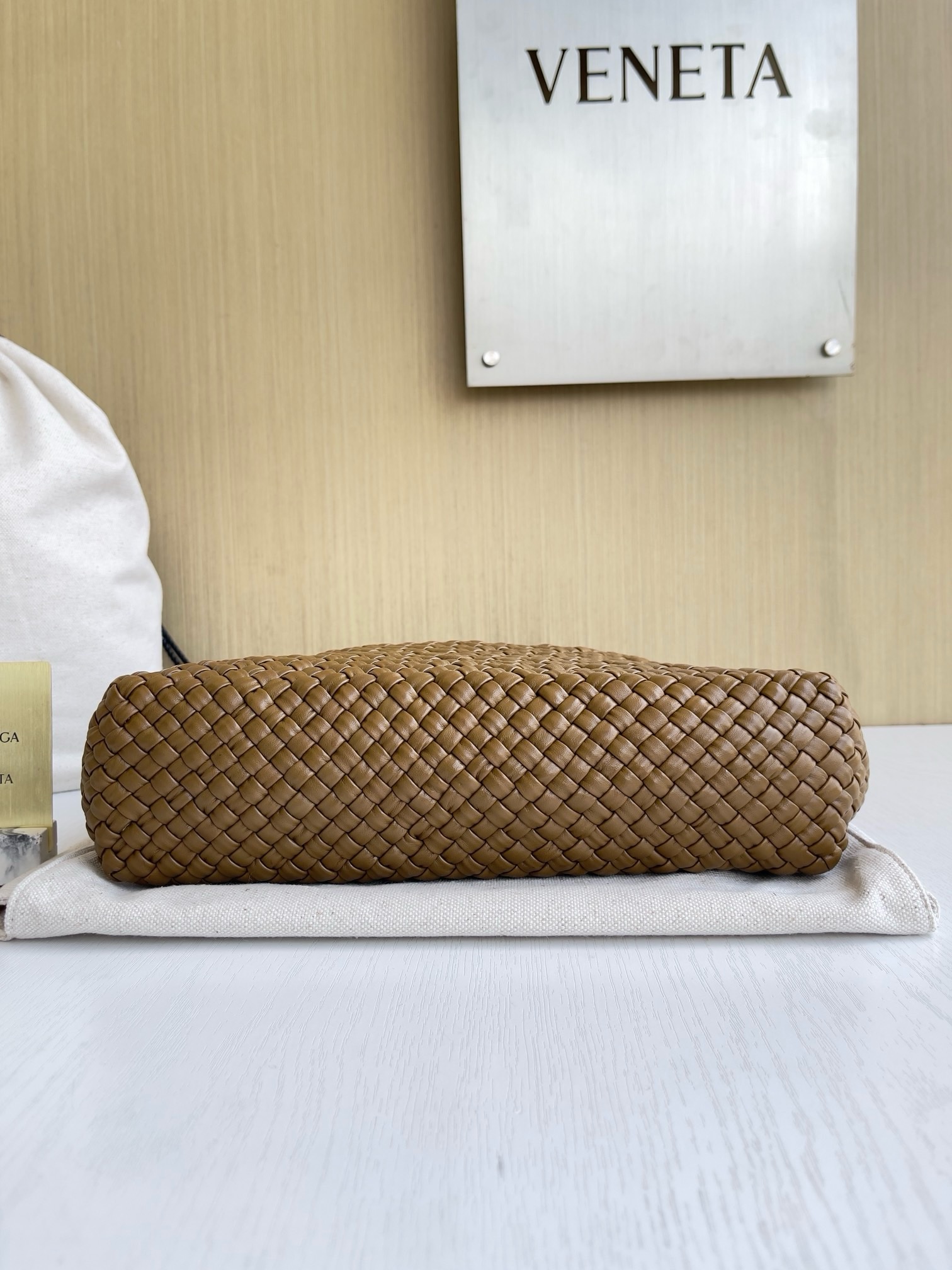 BV Tosca Shoulder Bag - Image 3