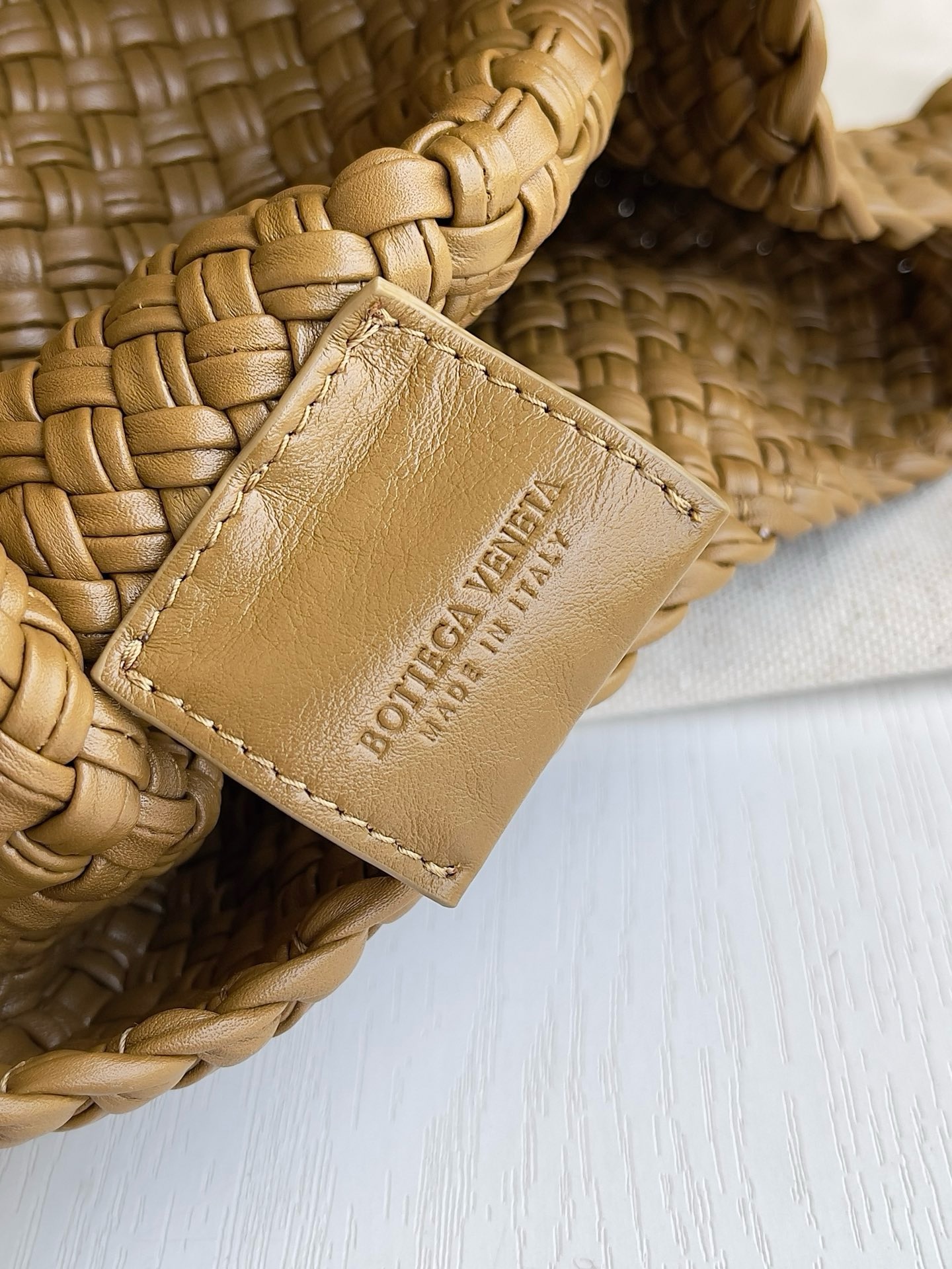 BV Tosca Shoulder Bag - Image 7