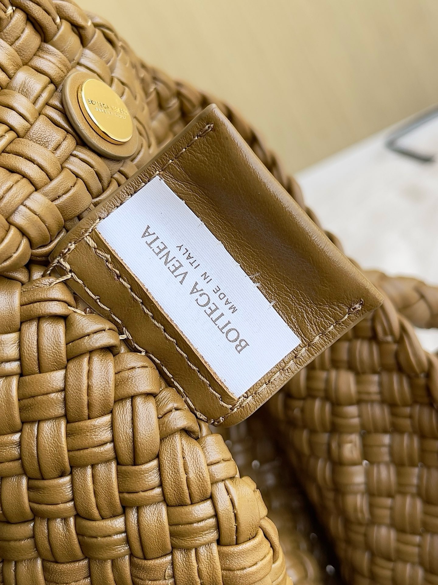 BV Tosca Shoulder Bag - Image 8