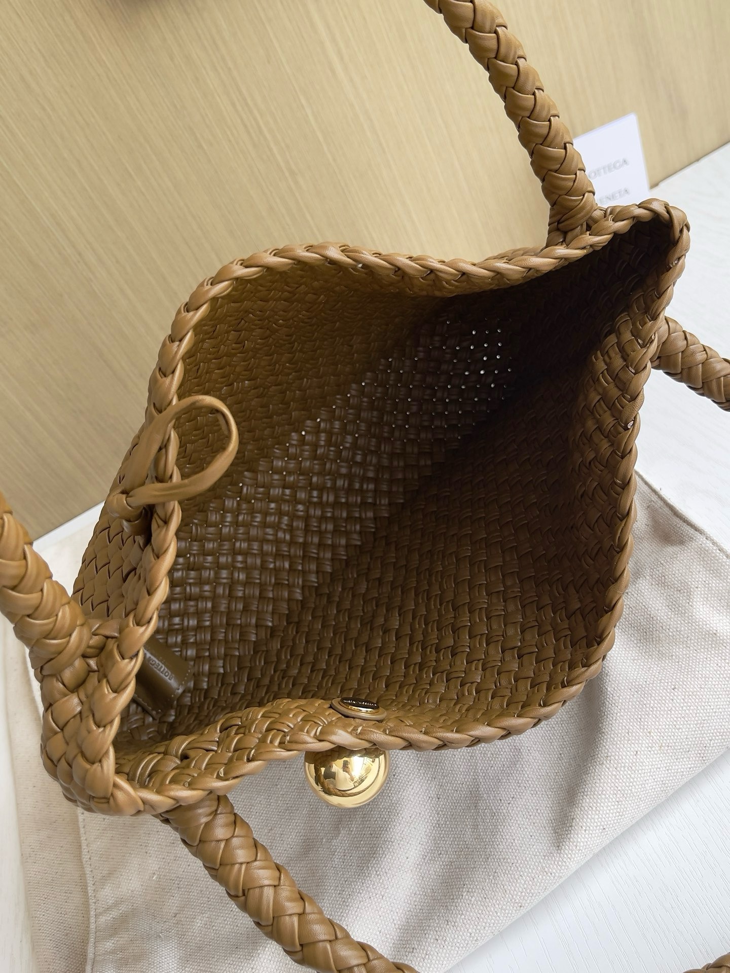 BV Tosca Shoulder Bag - Image 4