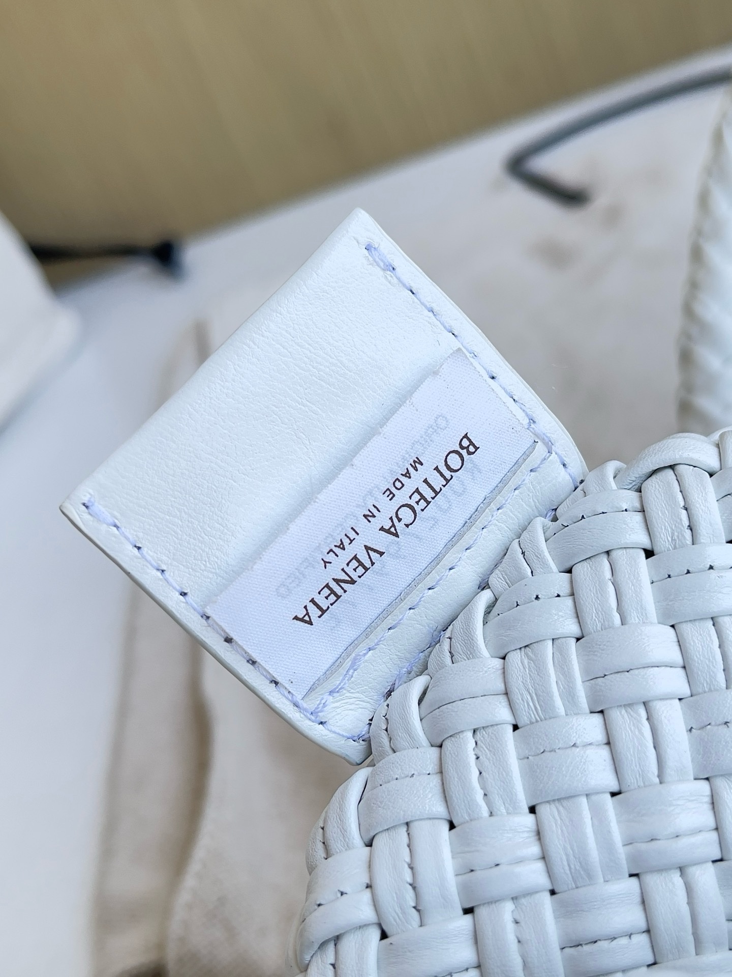 BV Tosca Shoulder Bag - Image 9