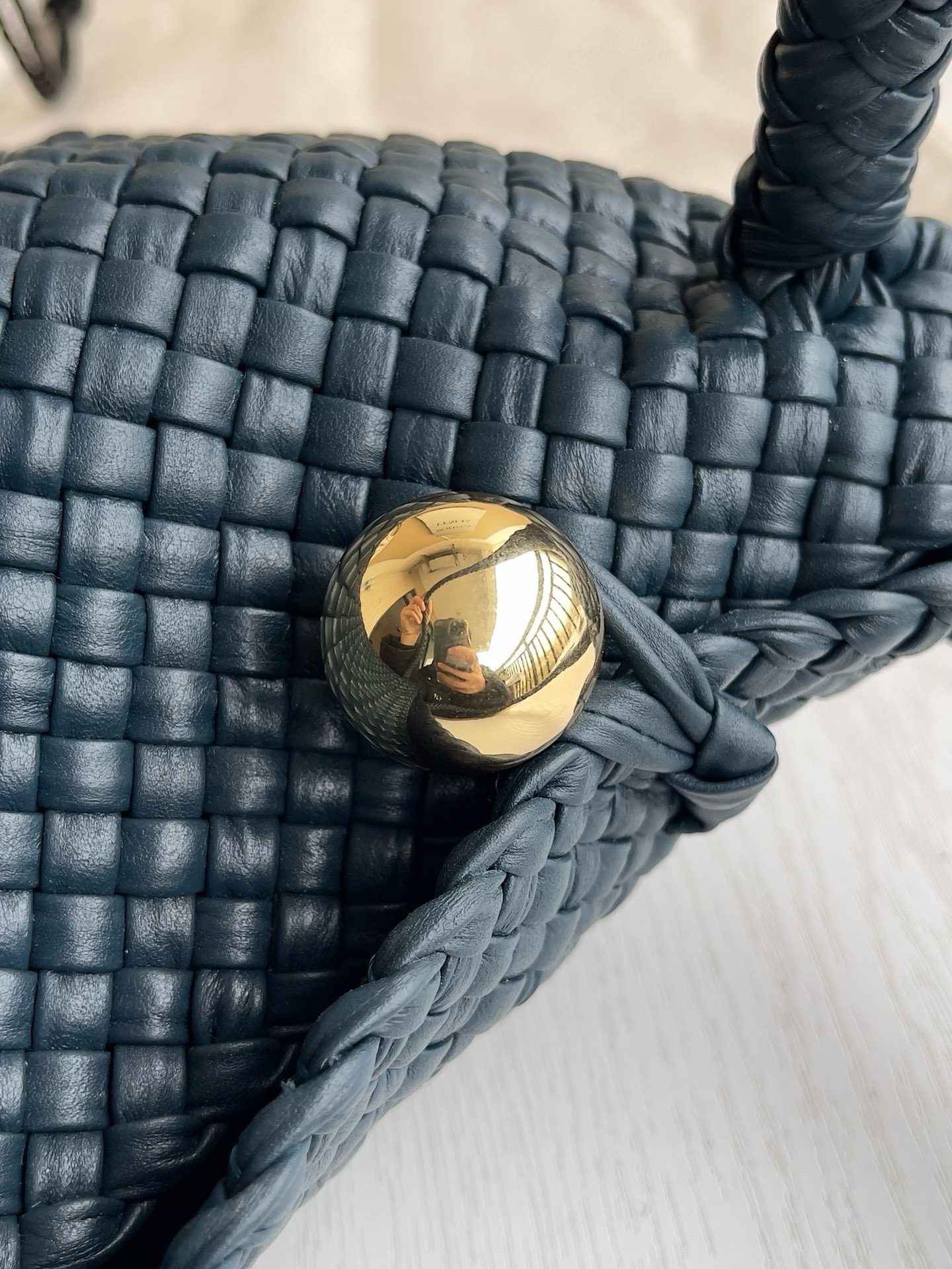 BV Tosca Shoulder Bag - Image 5