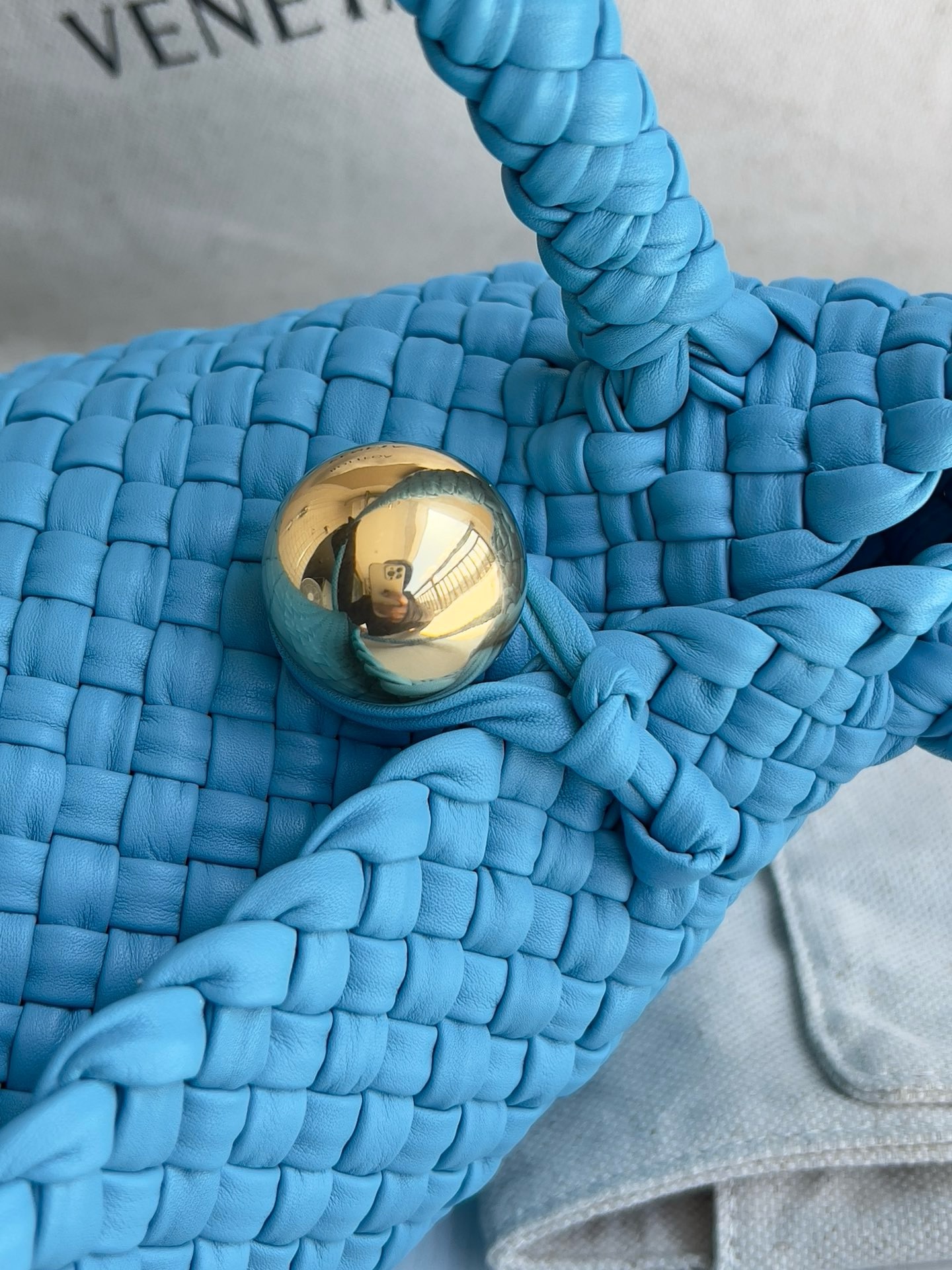 BV Tosca Shoulder Bag - Image 6