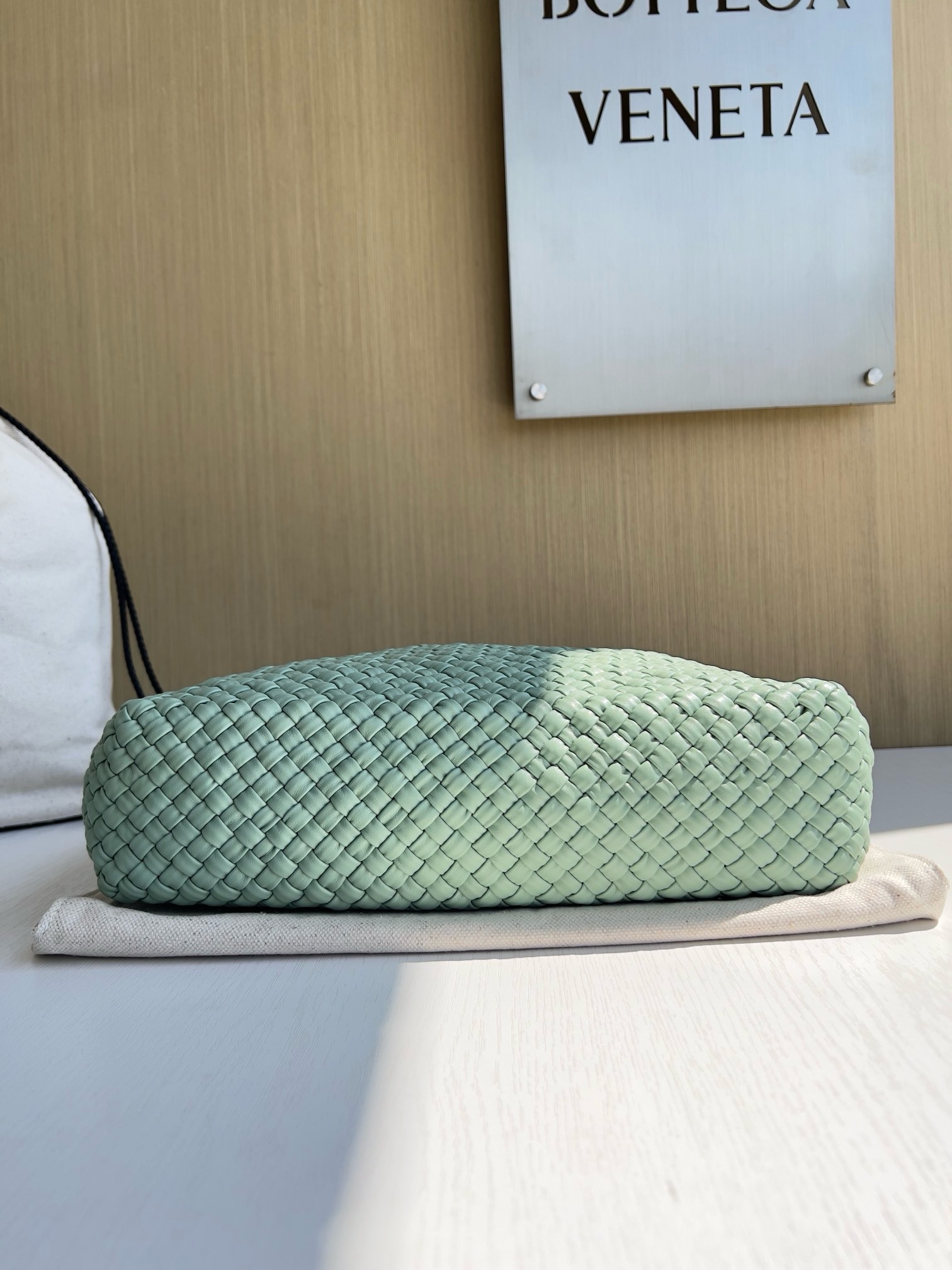 BV Tosca Shoulder Bag - Image 3