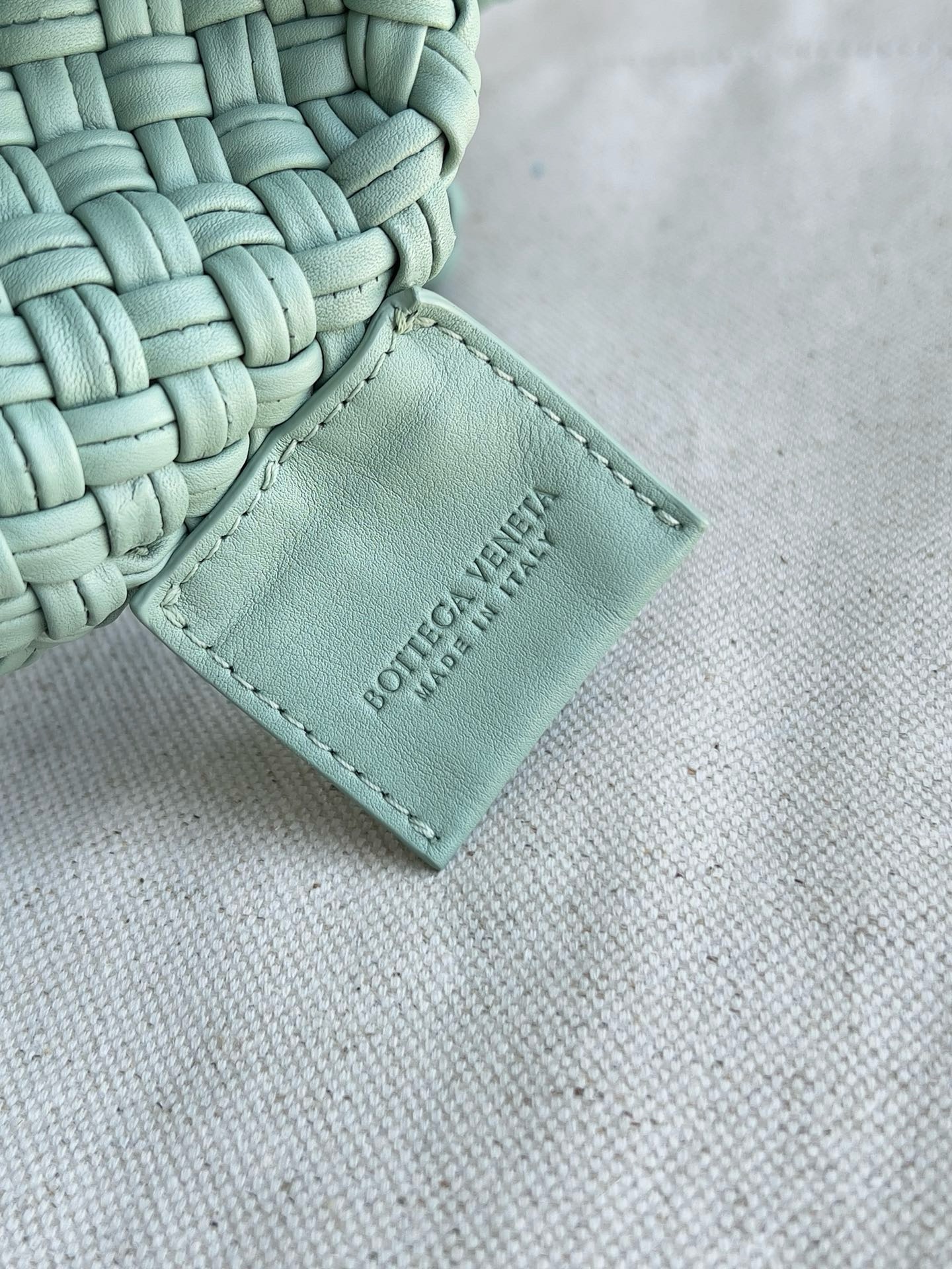 BV Tosca Shoulder Bag - Image 7