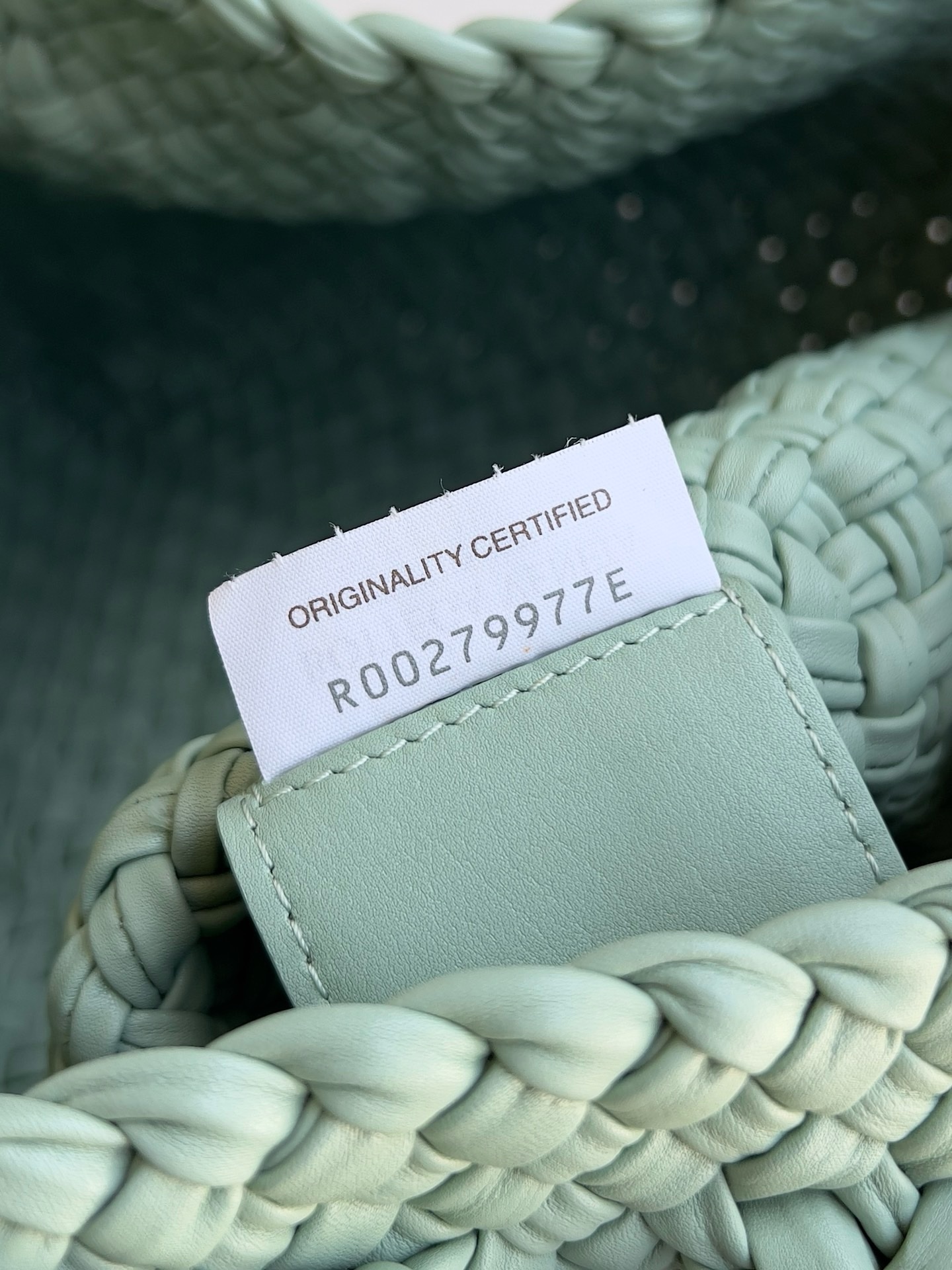 BV Tosca Shoulder Bag - Image 8