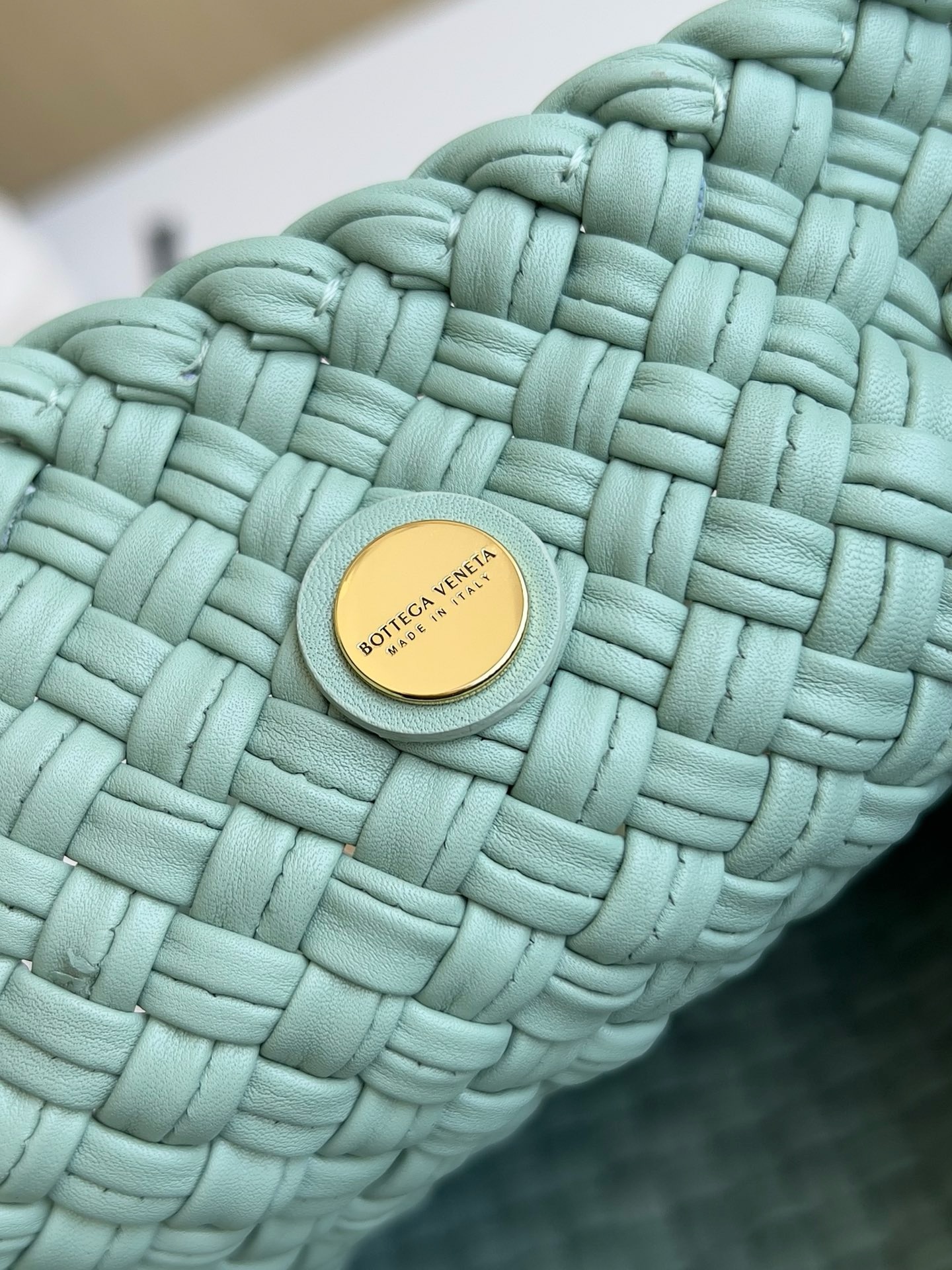 BV Tosca Shoulder Bag - Image 9