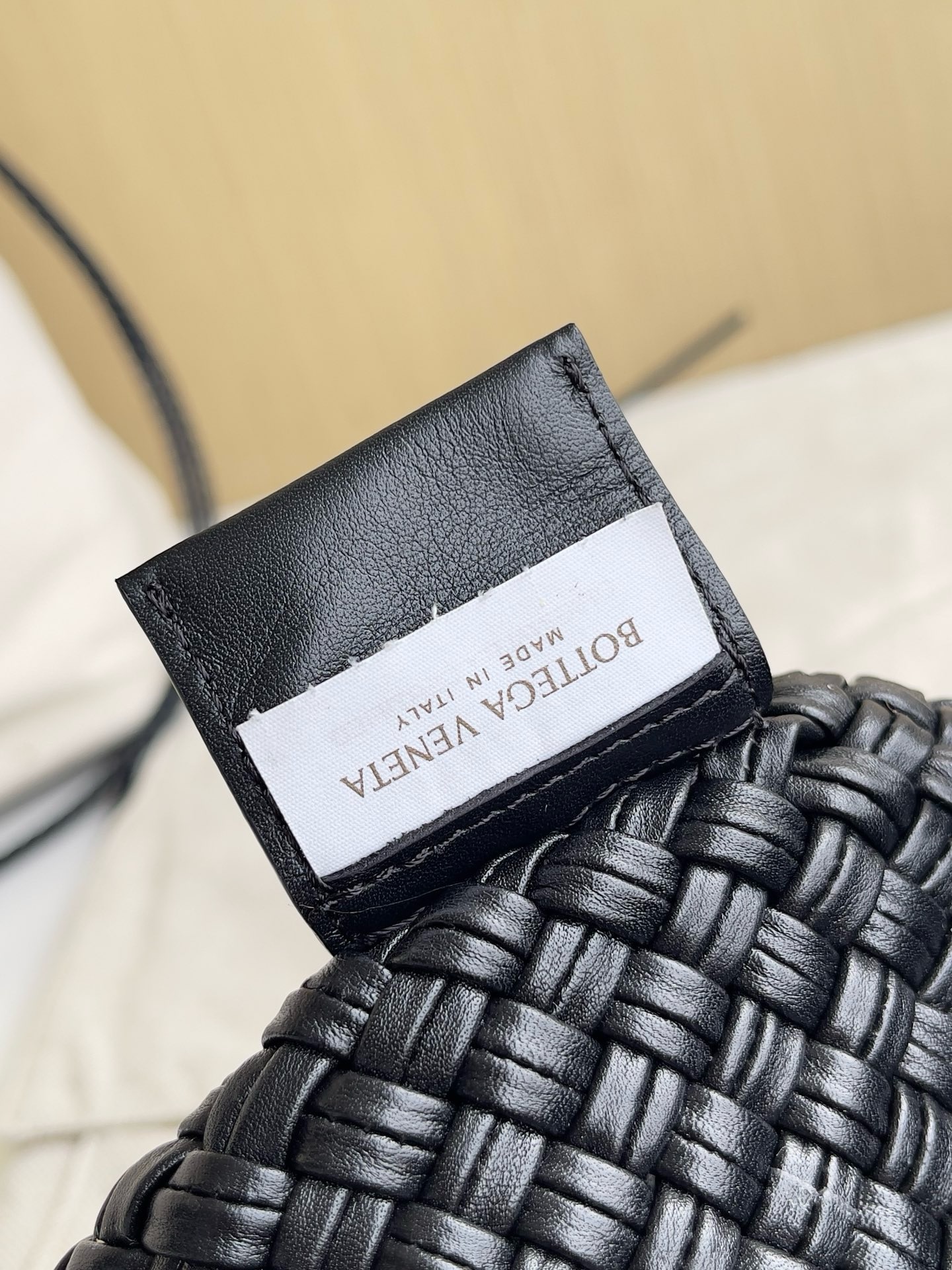 BV Tosca Shoulder Bag - Image 9