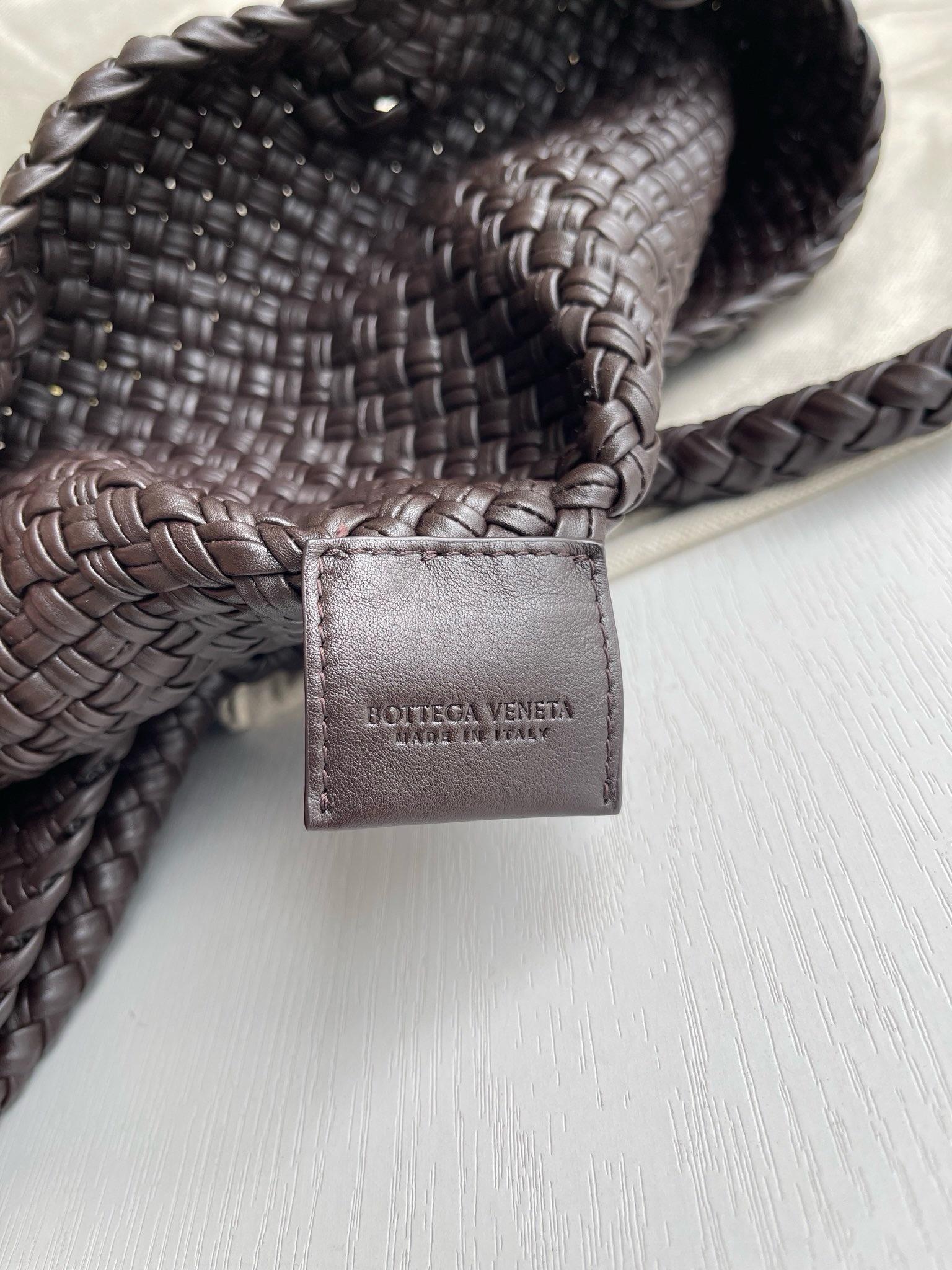 BV Tosca Shoulder Bag - Image 8