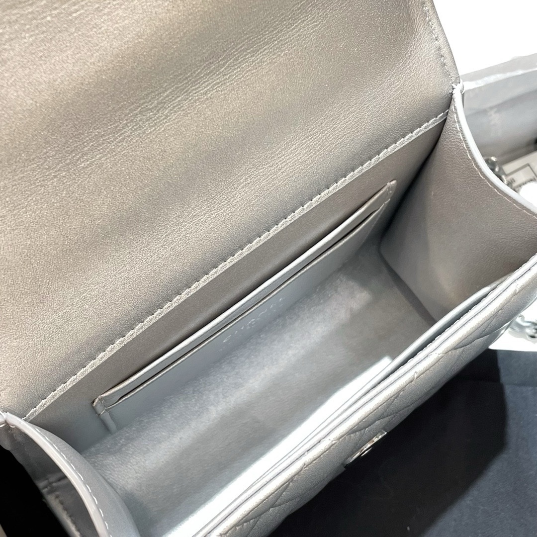 Chanel 23P Small Kelly Silver - Image 4