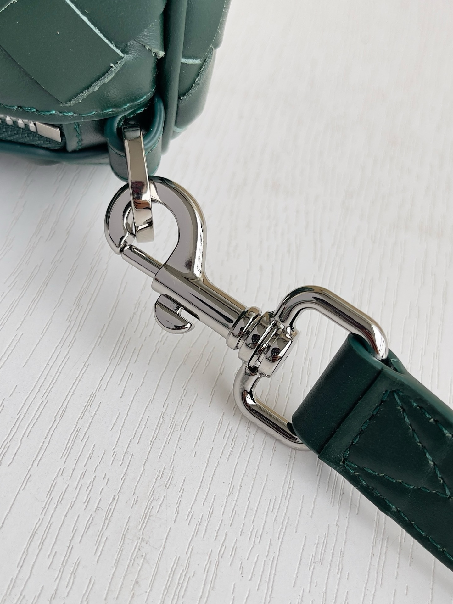 BV Intrecciato Barrel Pouch Crossbody Bag - Image 4