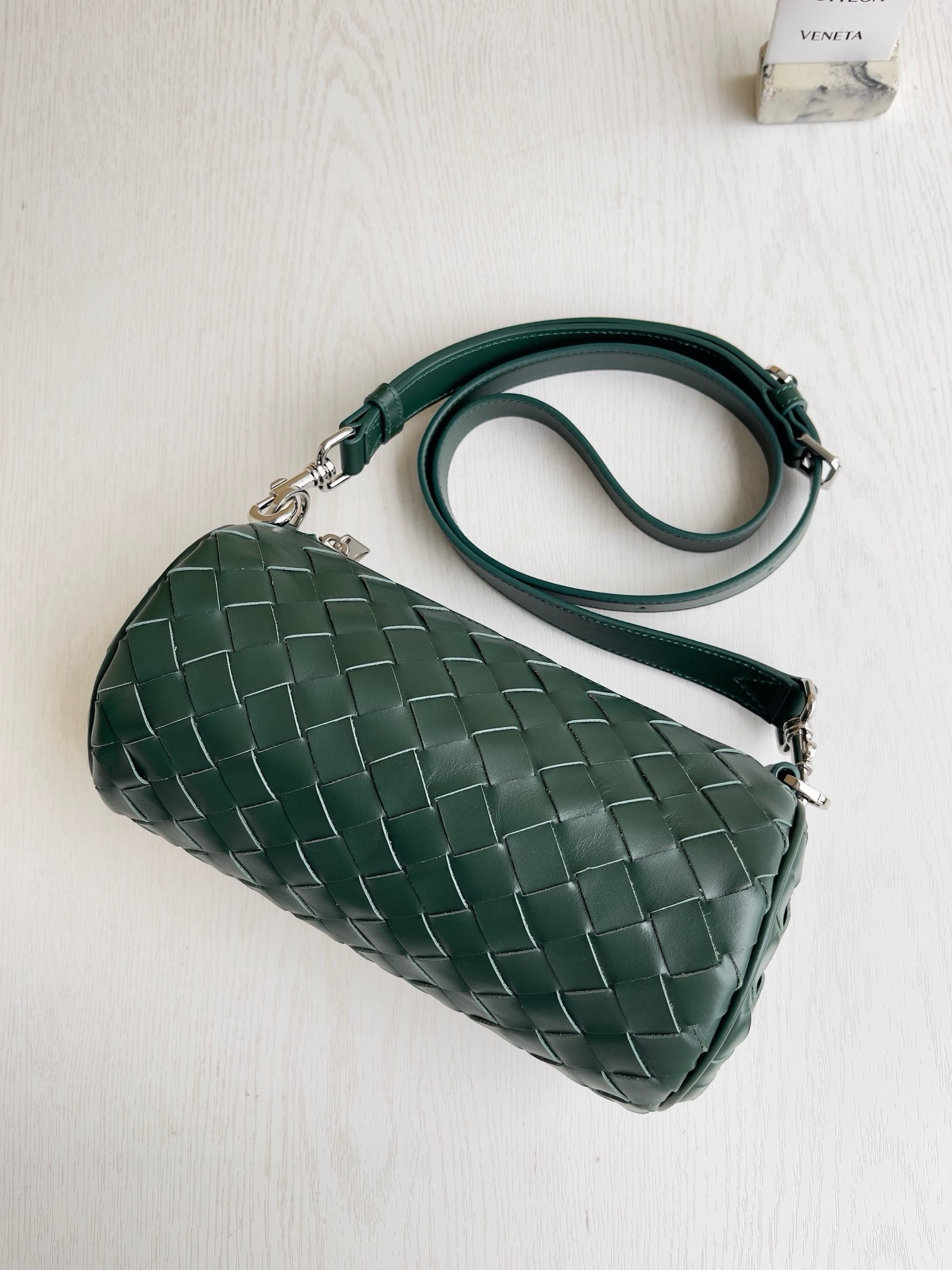 BV Intrecciato Barrel Pouch Crossbody Bag - Image 5