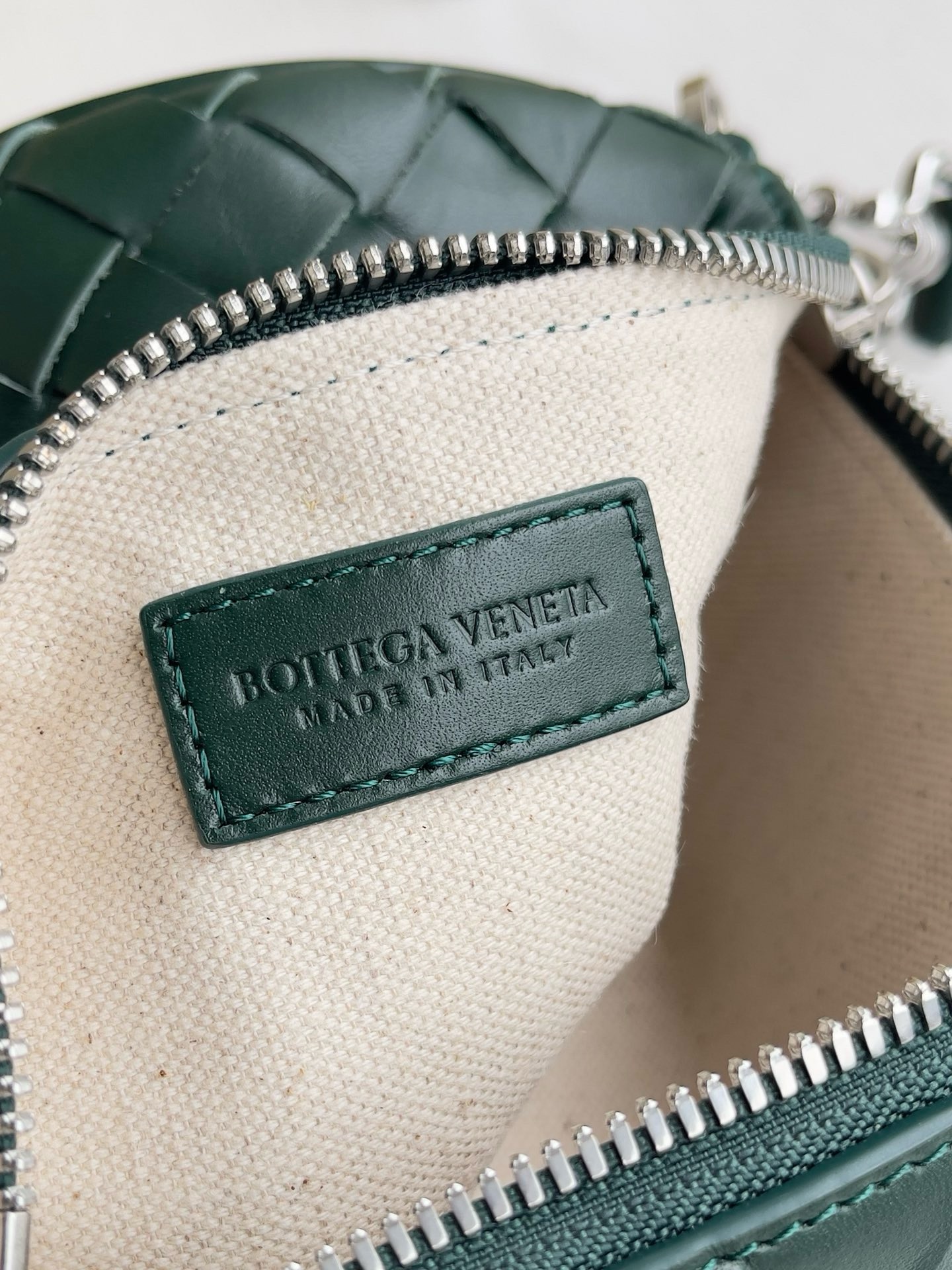 BV Intrecciato Barrel Pouch Crossbody Bag - Image 7