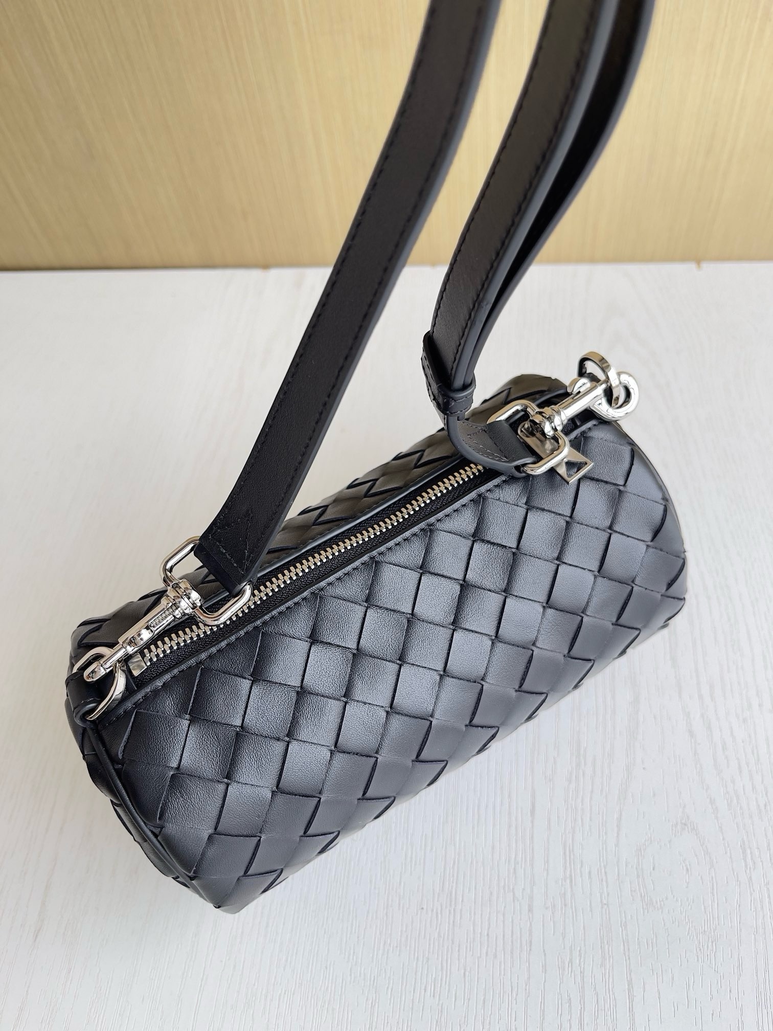 BV Intrecciato Barrel Pouch Crossbody Bag - Image 2