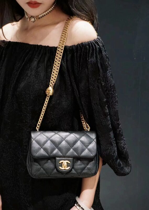 Chanel Love Golden Ball 19cm Black