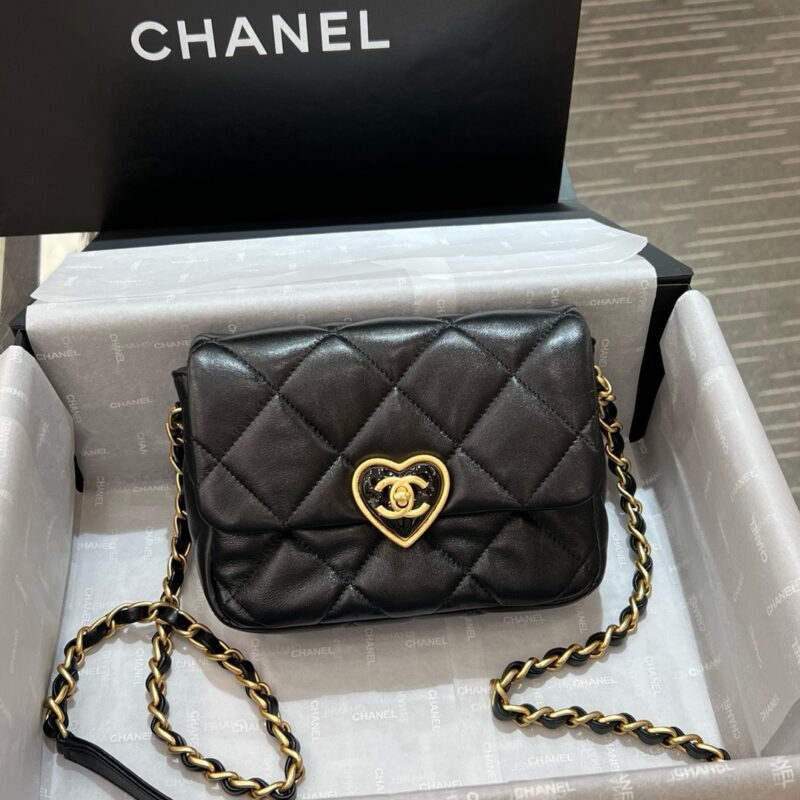 Chanel Heart Enamel 18cm Black