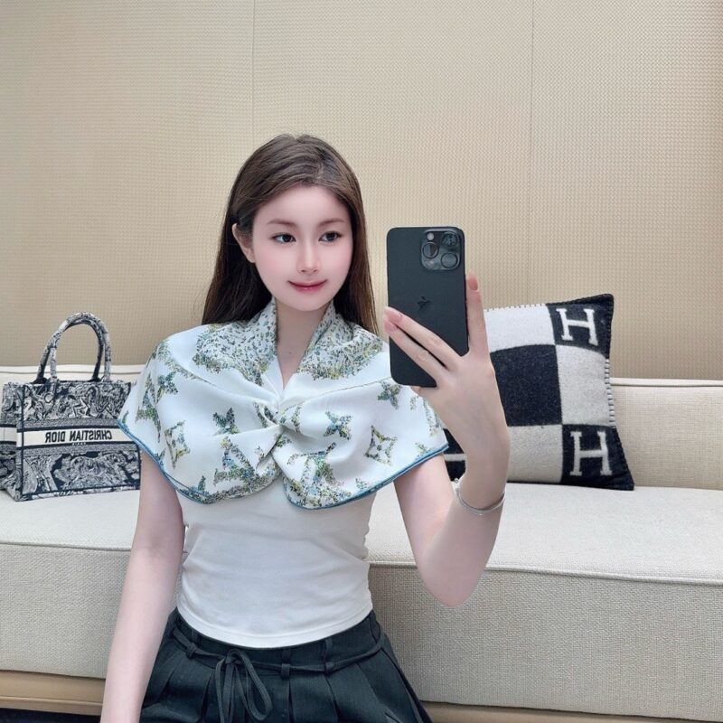 LV Monogram Scarf 90x90cm 100% Silk