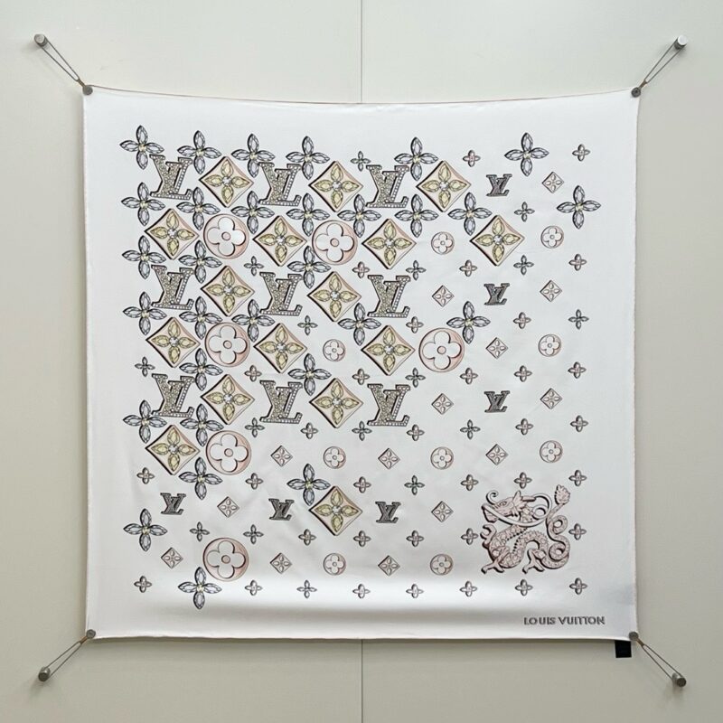 LV Precious Dragon 90x90cm 100% Silk