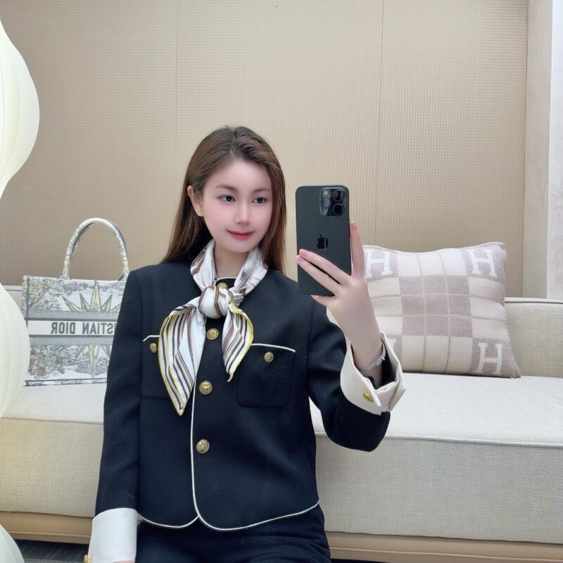 LV Ultimate Monogram Scarf 90x90cm 100% Silk