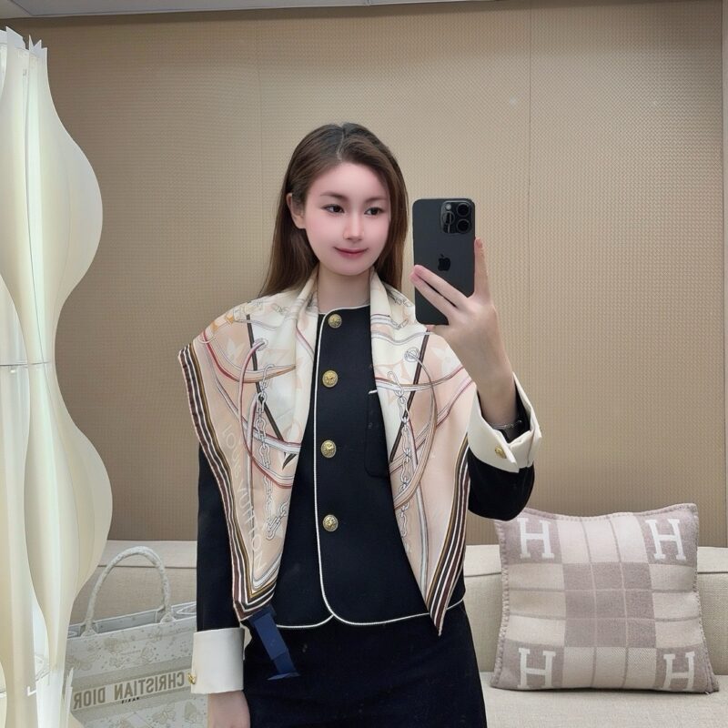 LV Ultimate Monogram Scarf 90x90cm 100% Silk