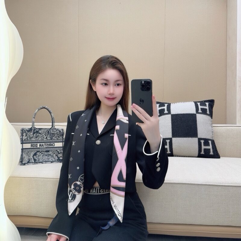 LV Duality Scarf 90x90cm 100% Silk