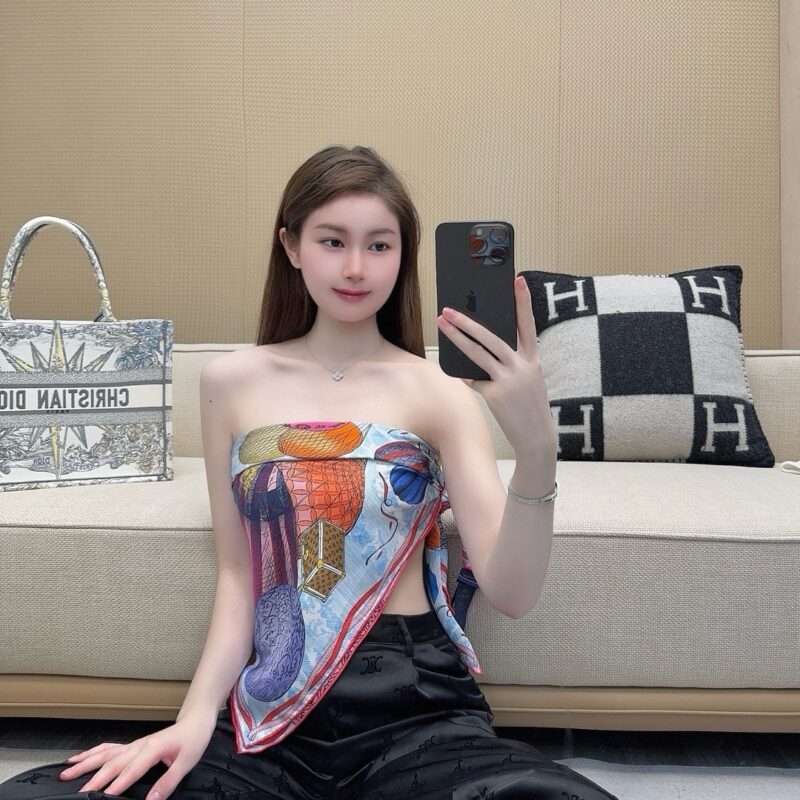 LV Hot Air Balloon 90x90cm 100% Silk