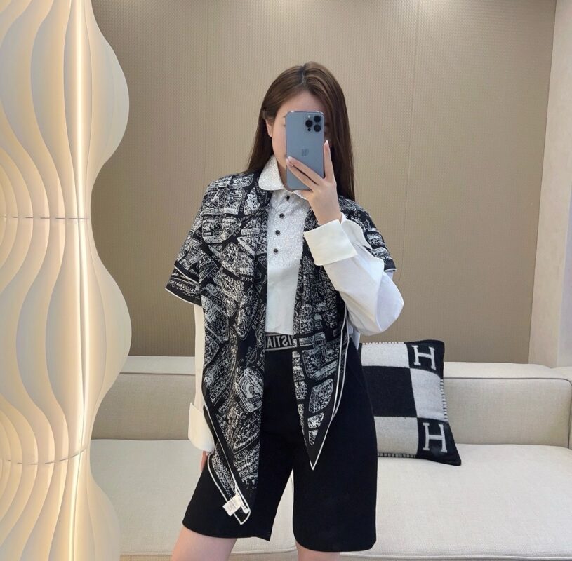 Dior Paris Map Shawl 140x140cm 70% Wool 30% Cashmere