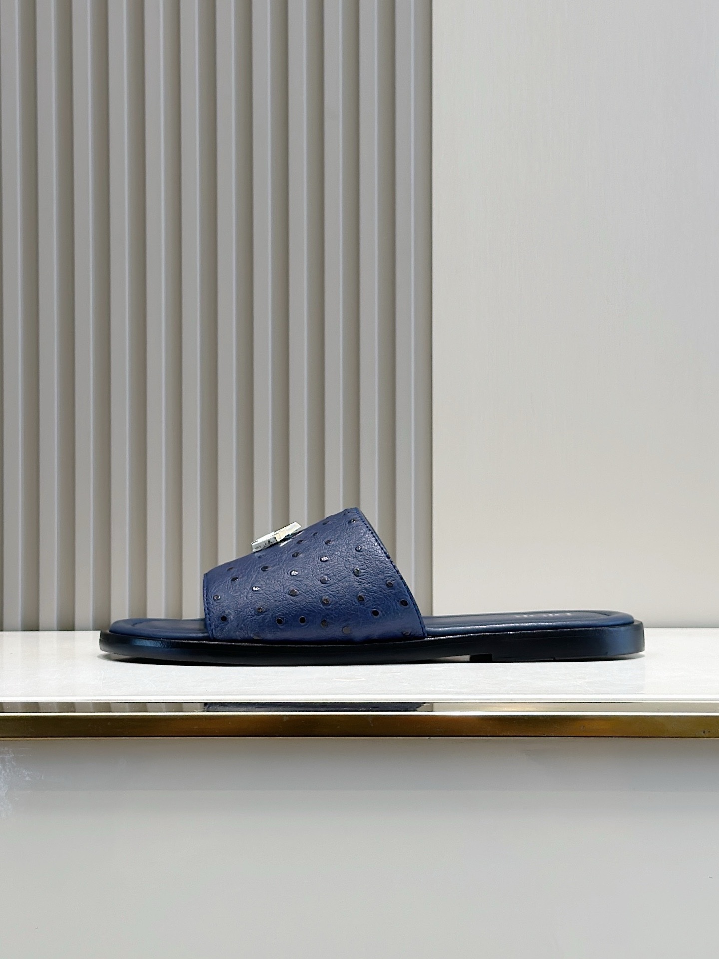 img_4213 Dior Alias Men's Leather Slippers - Image 1