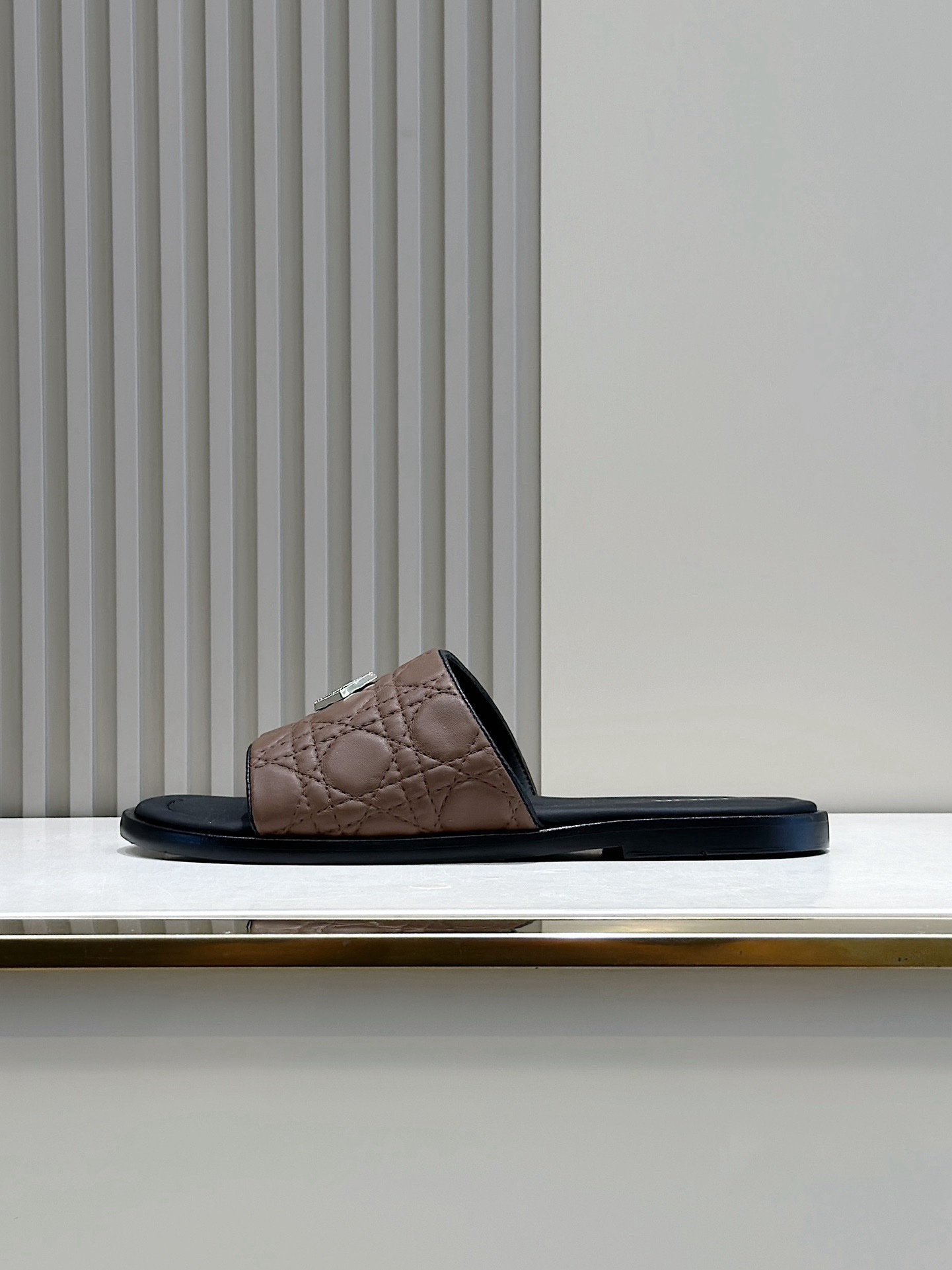 img_4267 Dior Alias Men's Leather Slippers - Image 1