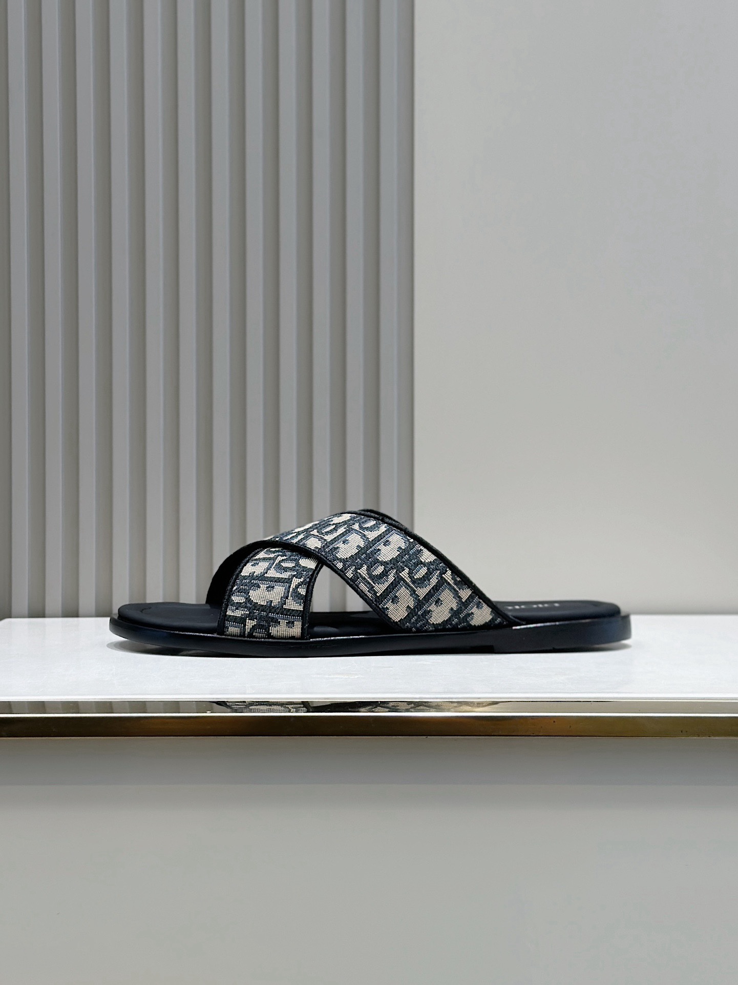 img_4330 Dior Alias Men's Leather Slippers - Image 1