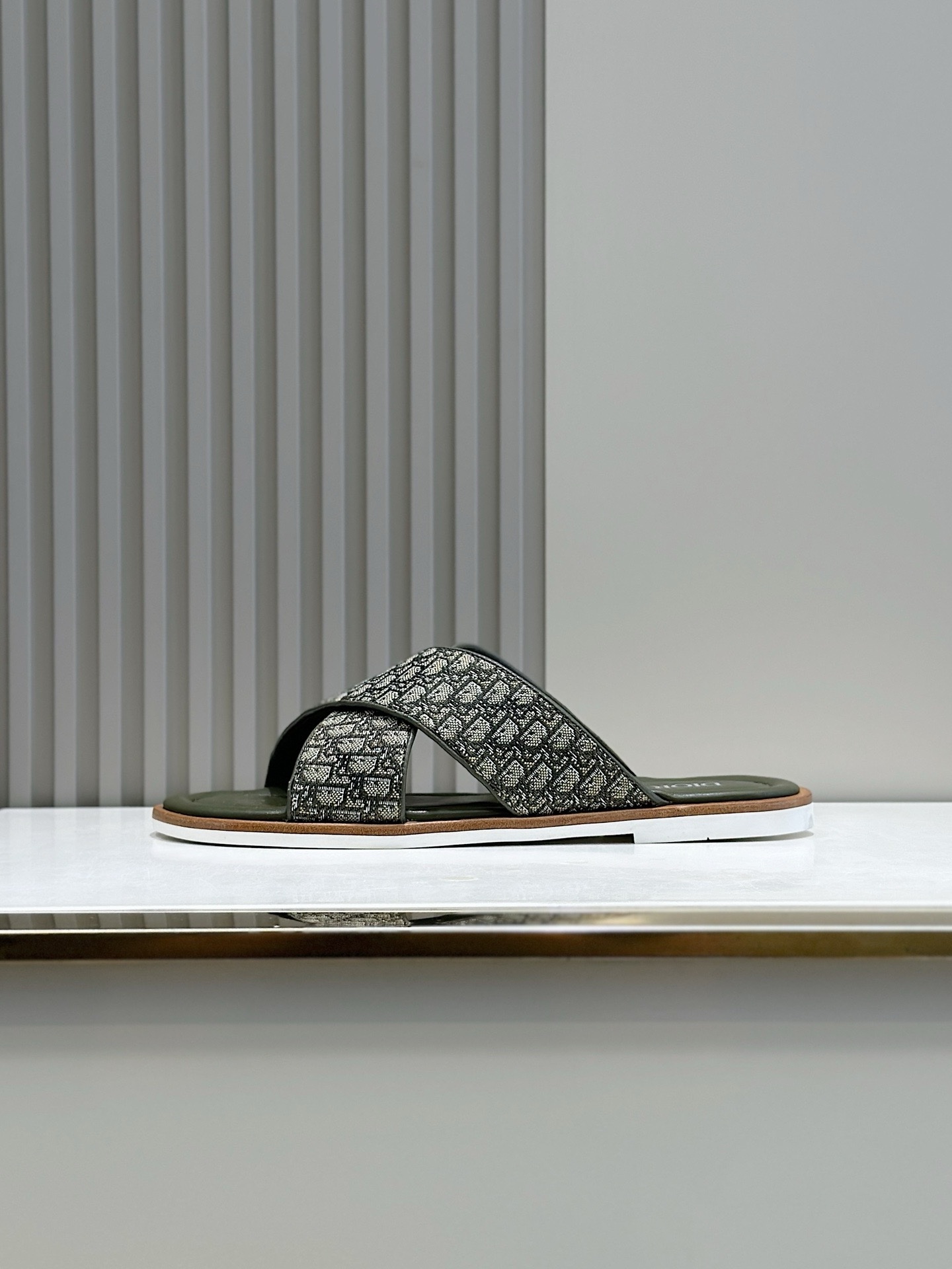 img_4348 Dior Alias Men's Leather Slippers - Image 1