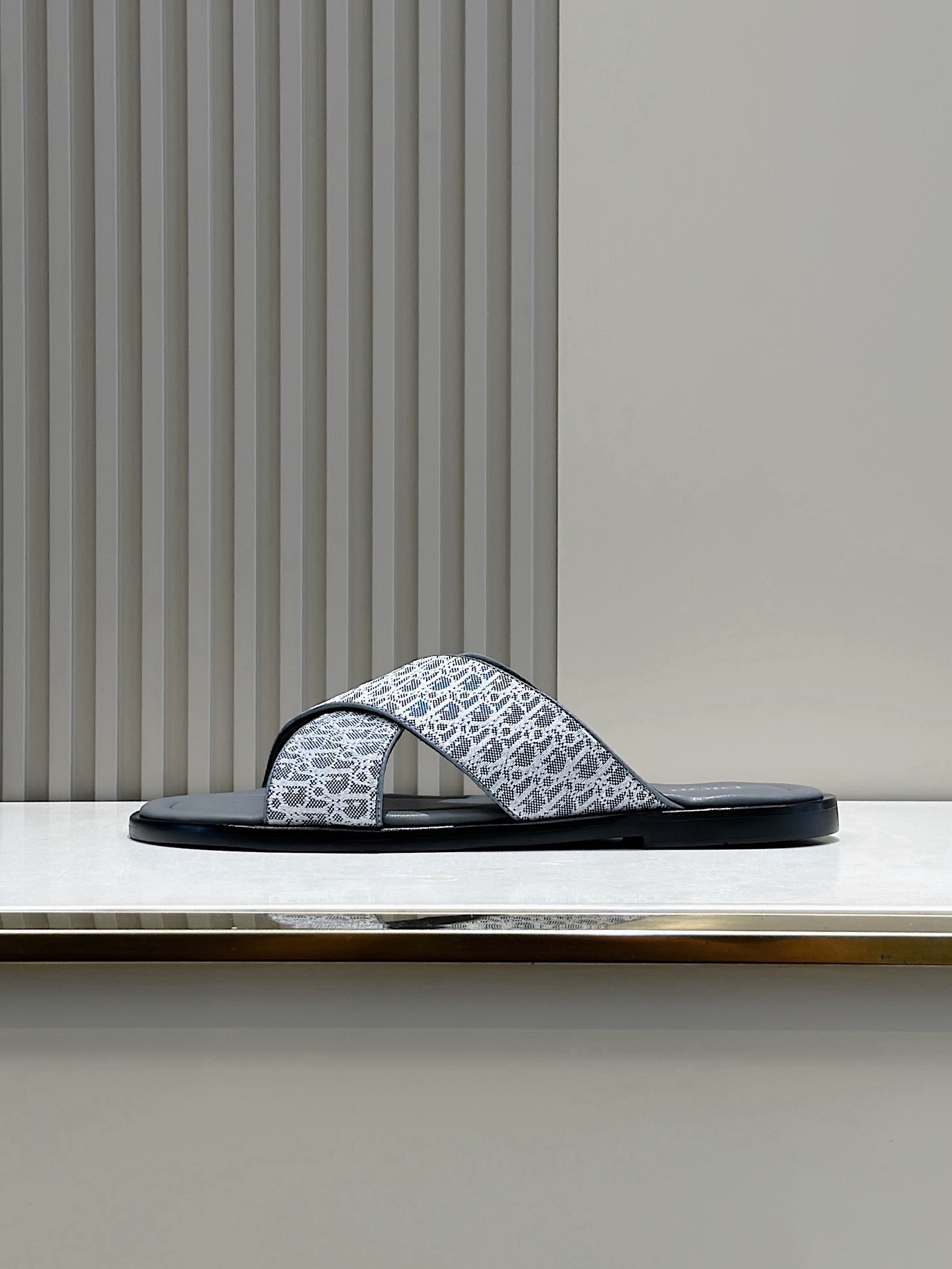 img_4375 Dior Alias Men's Leather Slippers - Image 1