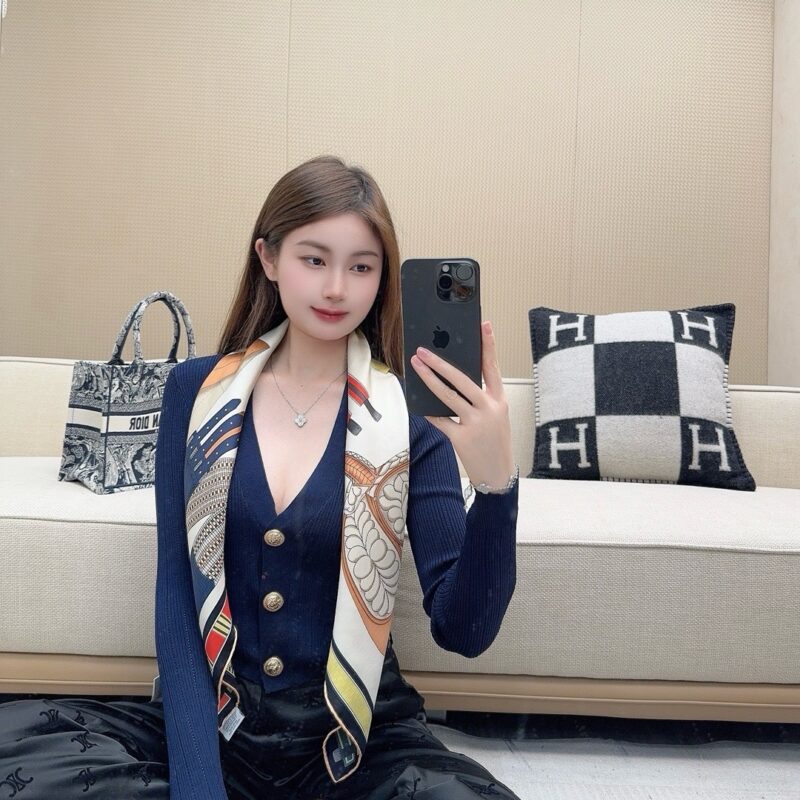 Hermès Equestrian Key 90х90cm 100% Silk