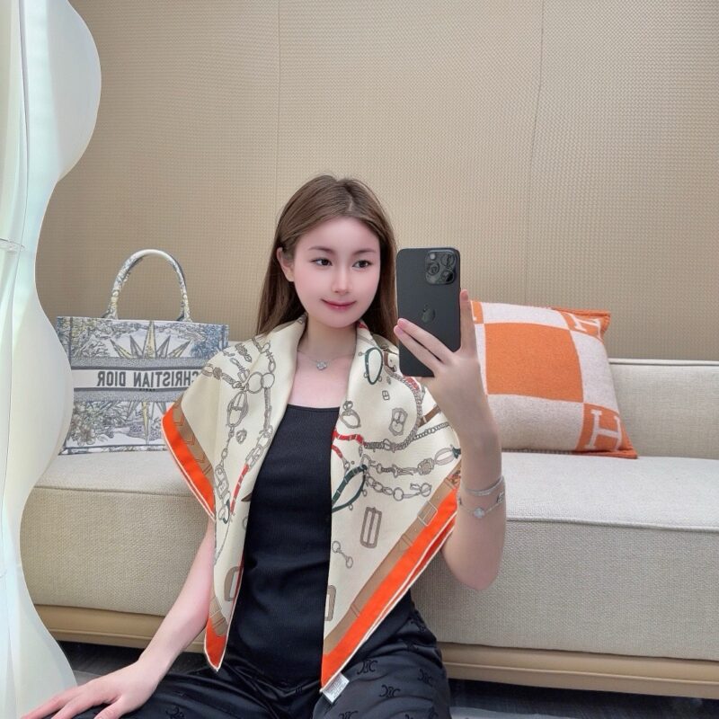 Hermès Jumping Horse 90х90cm 100% Silk