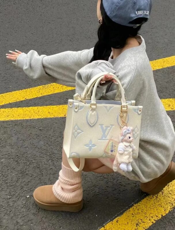 Louis Vuitton Onthego PM Tote Bag