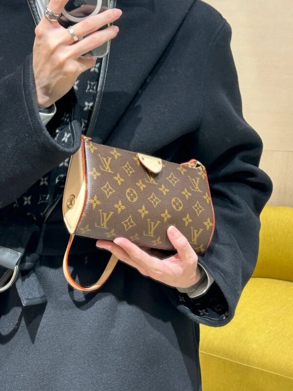 LV Pochette Tirette Monogram Wallet